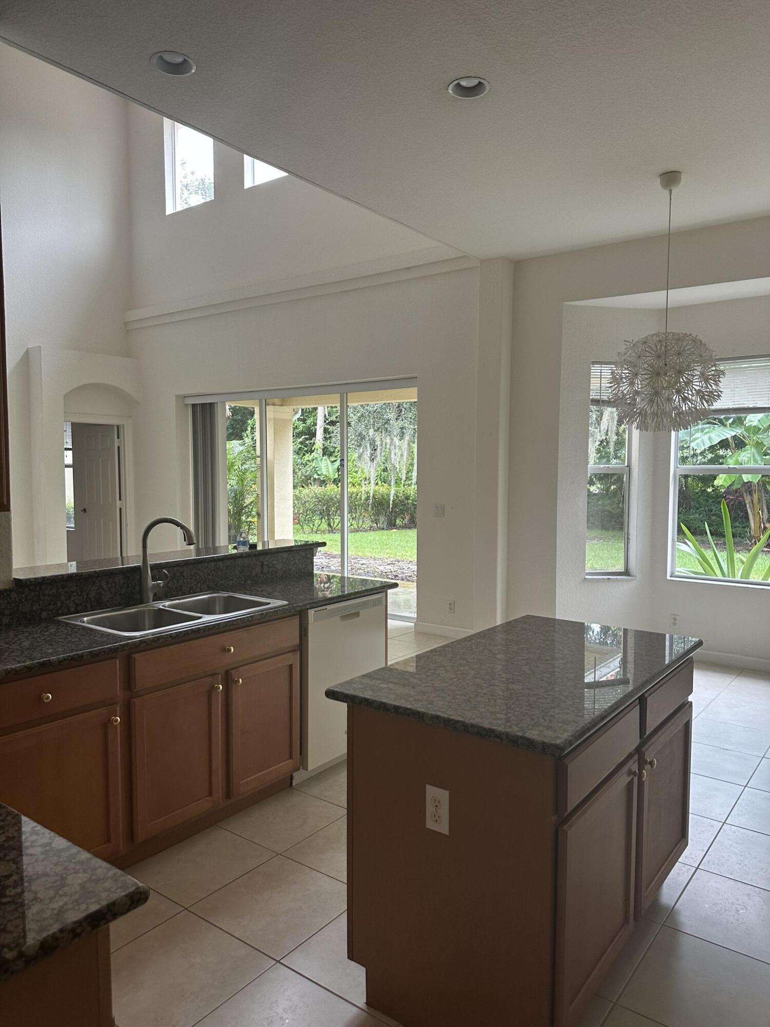 8120 Bautista Way, Palm Beach Gardens, FL 33418, Palm Beach Gardens - Photo 3