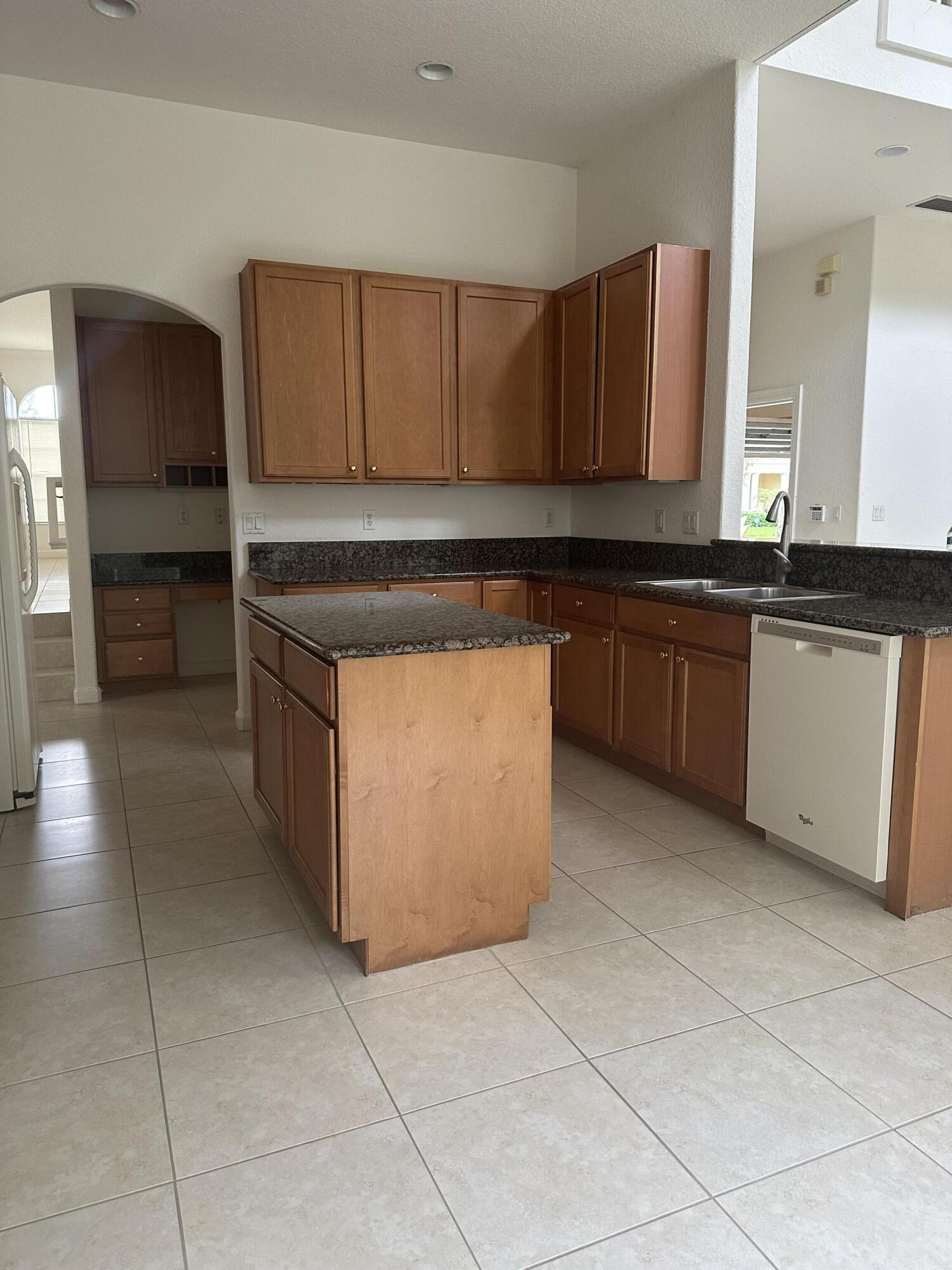 8120 Bautista Way, Palm Beach Gardens, FL 33418, Palm Beach Gardens - Photo 4