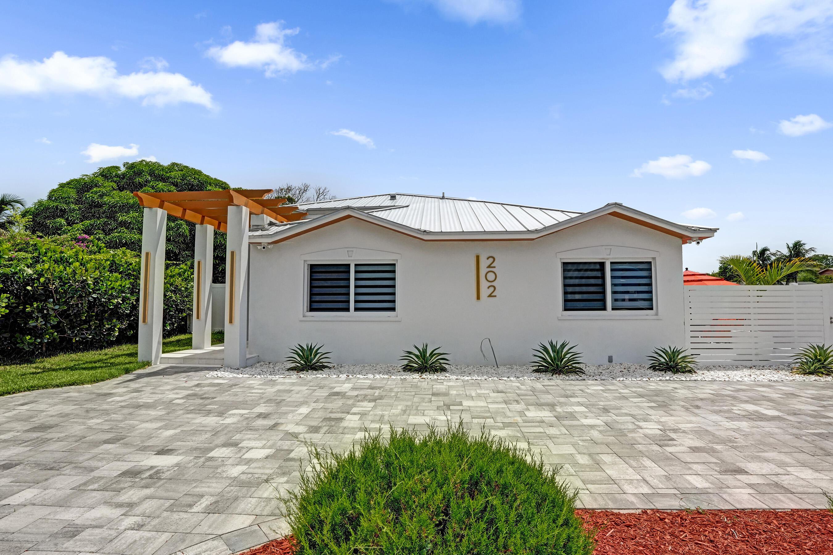 202 SE 4TH Street, Delray Beach, FL 33483, Delray Beach - Photo 2