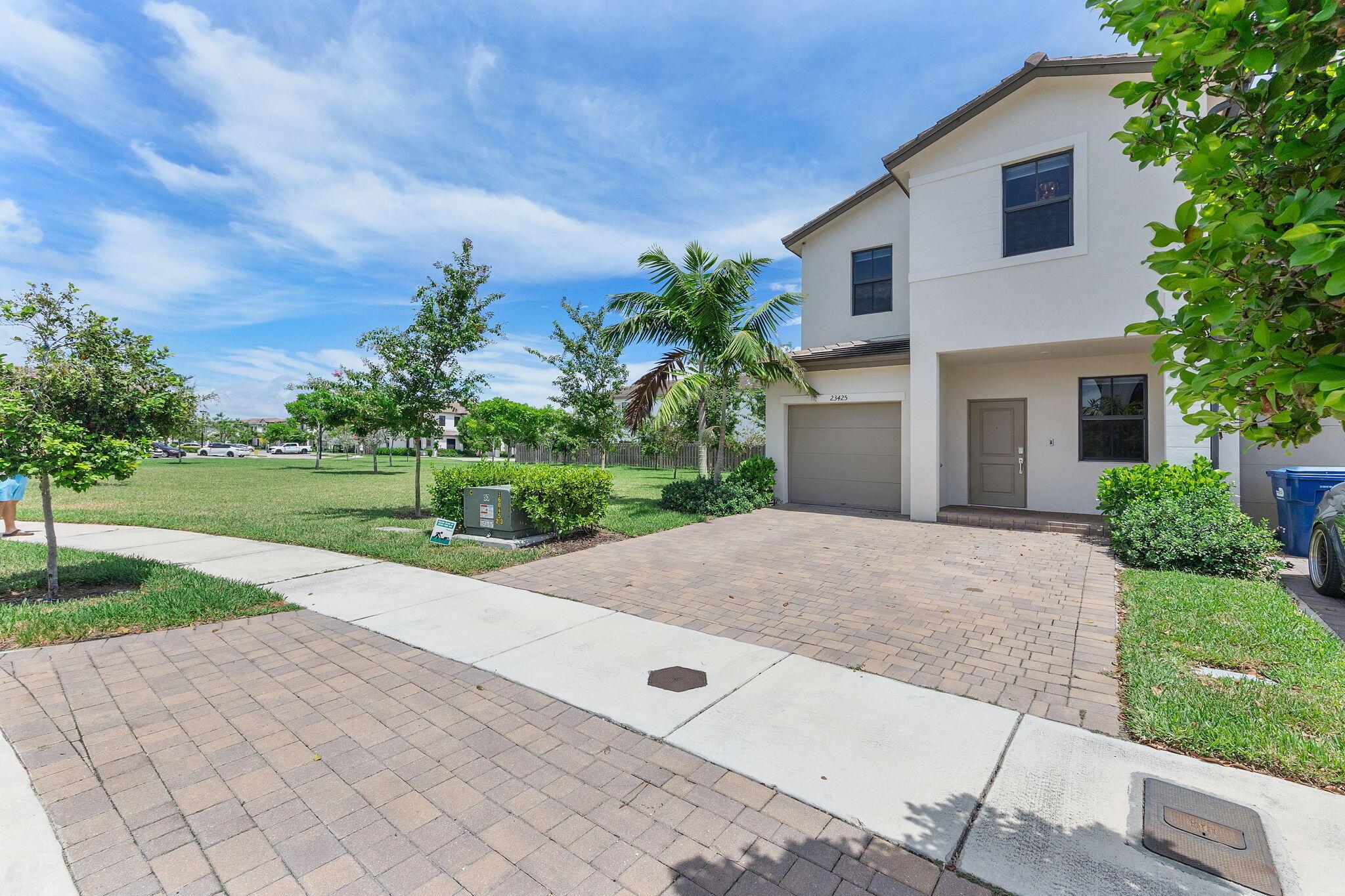 23425 SW 129TH Avenue, Homestead, FL 33032, Homestead - Photo 2