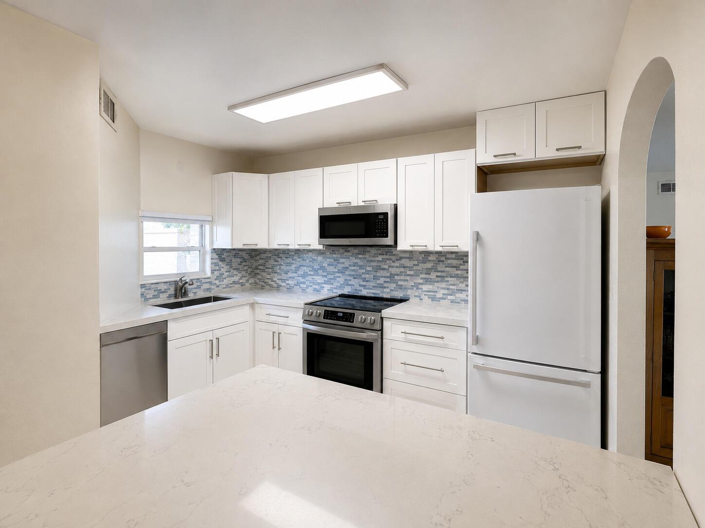 9411 N Hollybrook Lake Drive 309, Pembroke Pines, FL 33025, Pembroke Pines - Photo 4