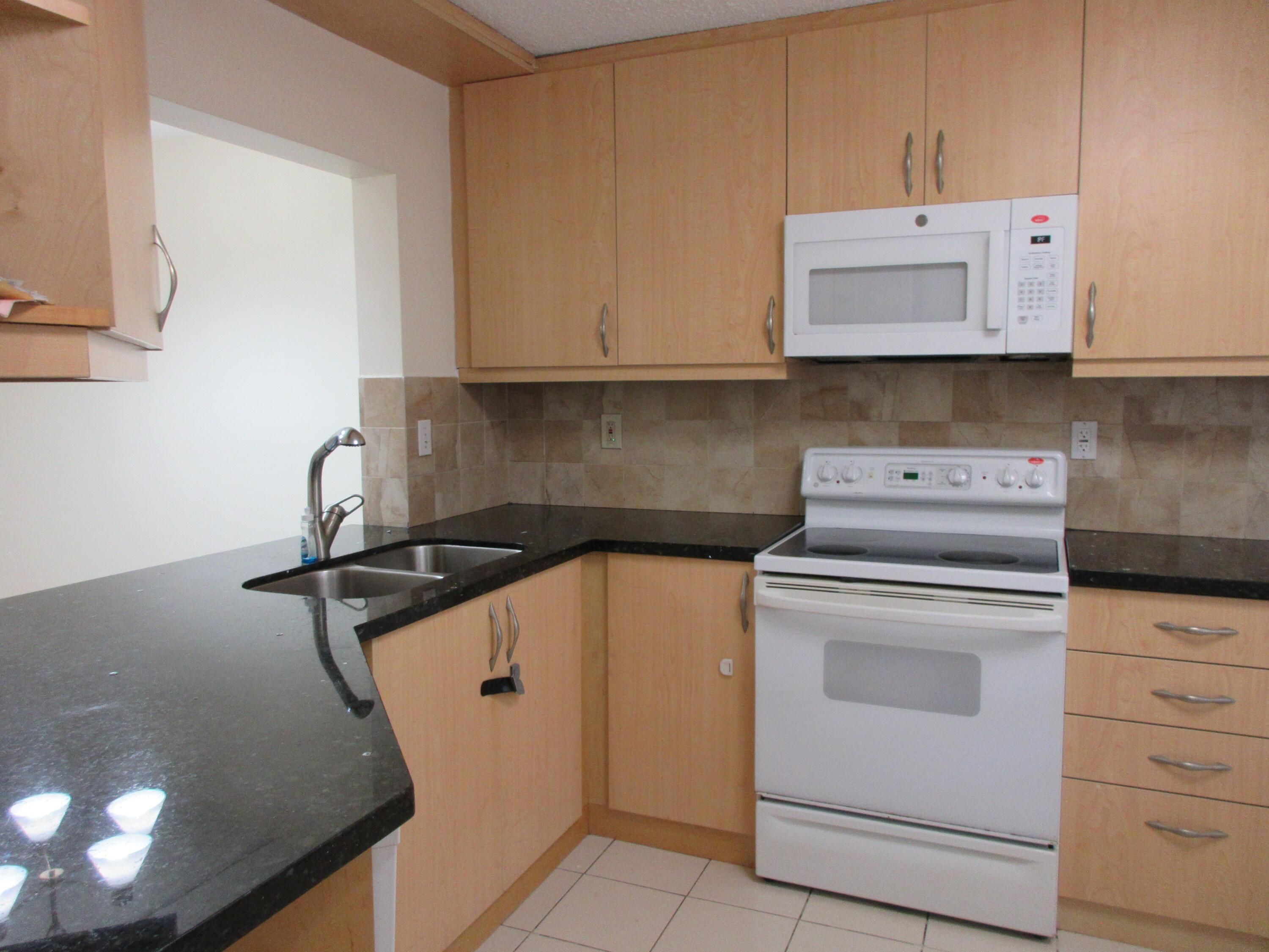 9180 NW 40th Street 9180, Coral Springs, FL 33065, Coral Springs - Photo 4