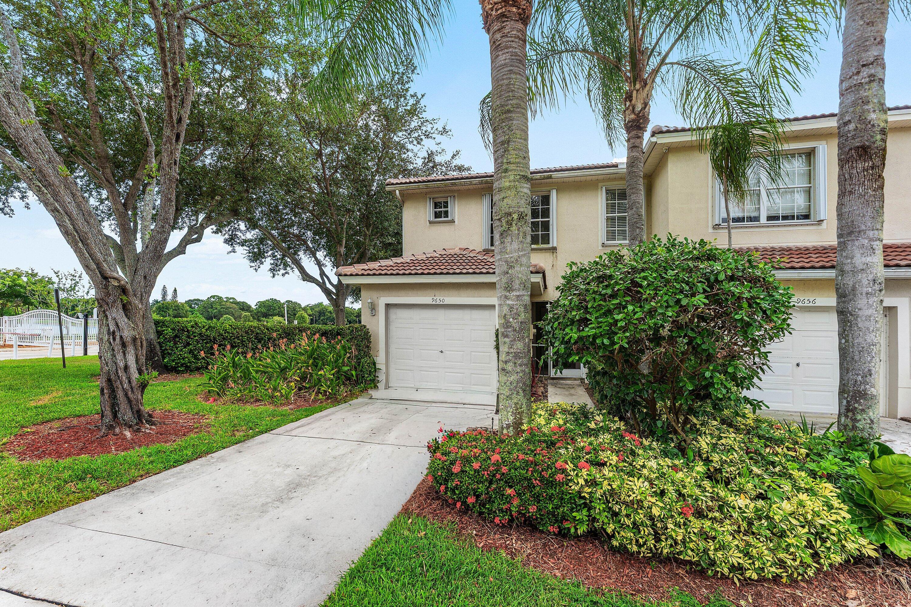 9650 Lago Drive, Boynton Beach, FL 33472, Boynton Beach - Photo 2
