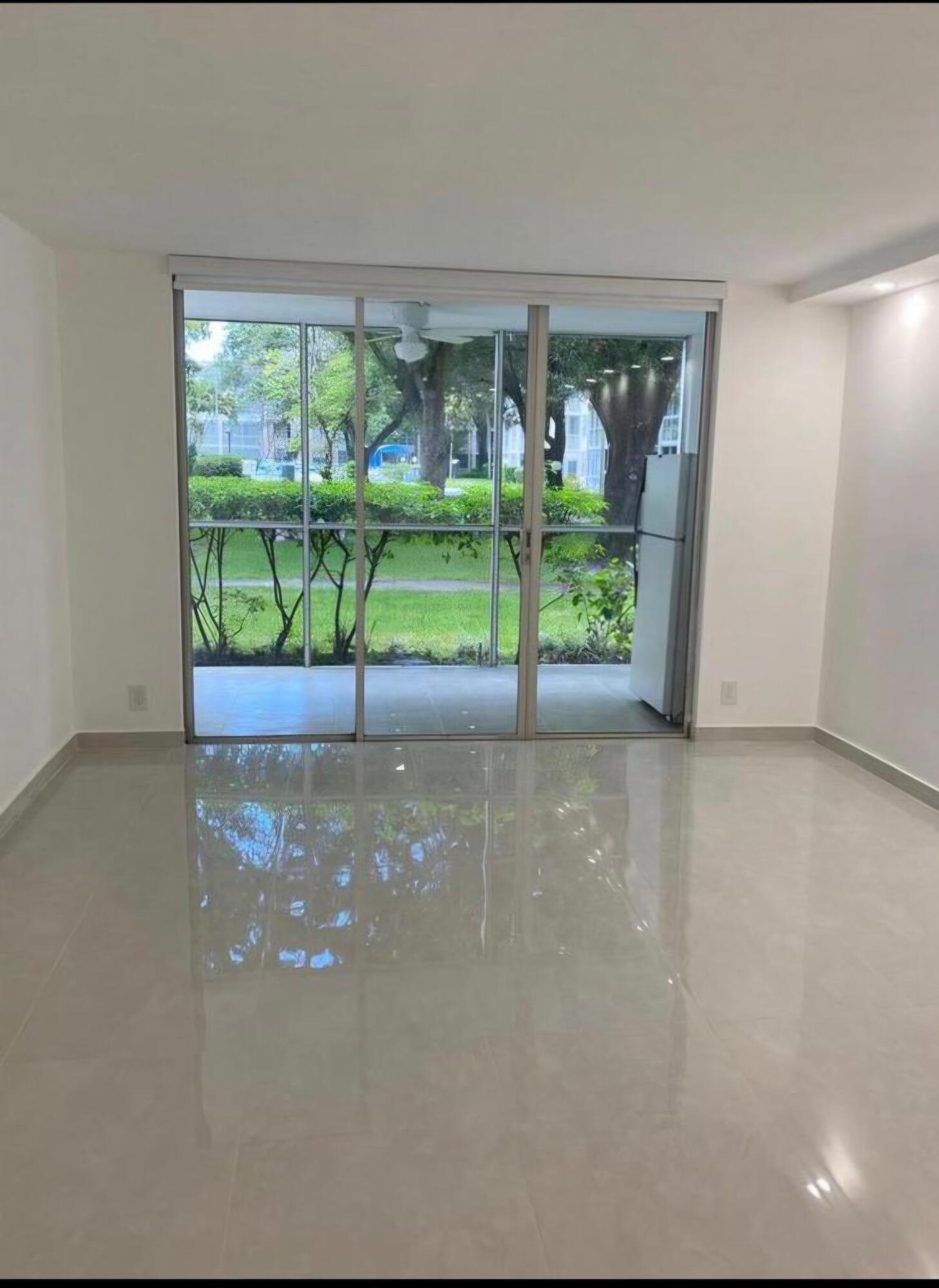 2600 NW 49TH Avenue 112, Lauderdale Lakes, FL 33313, Lauderdale Lakes - Photo 4