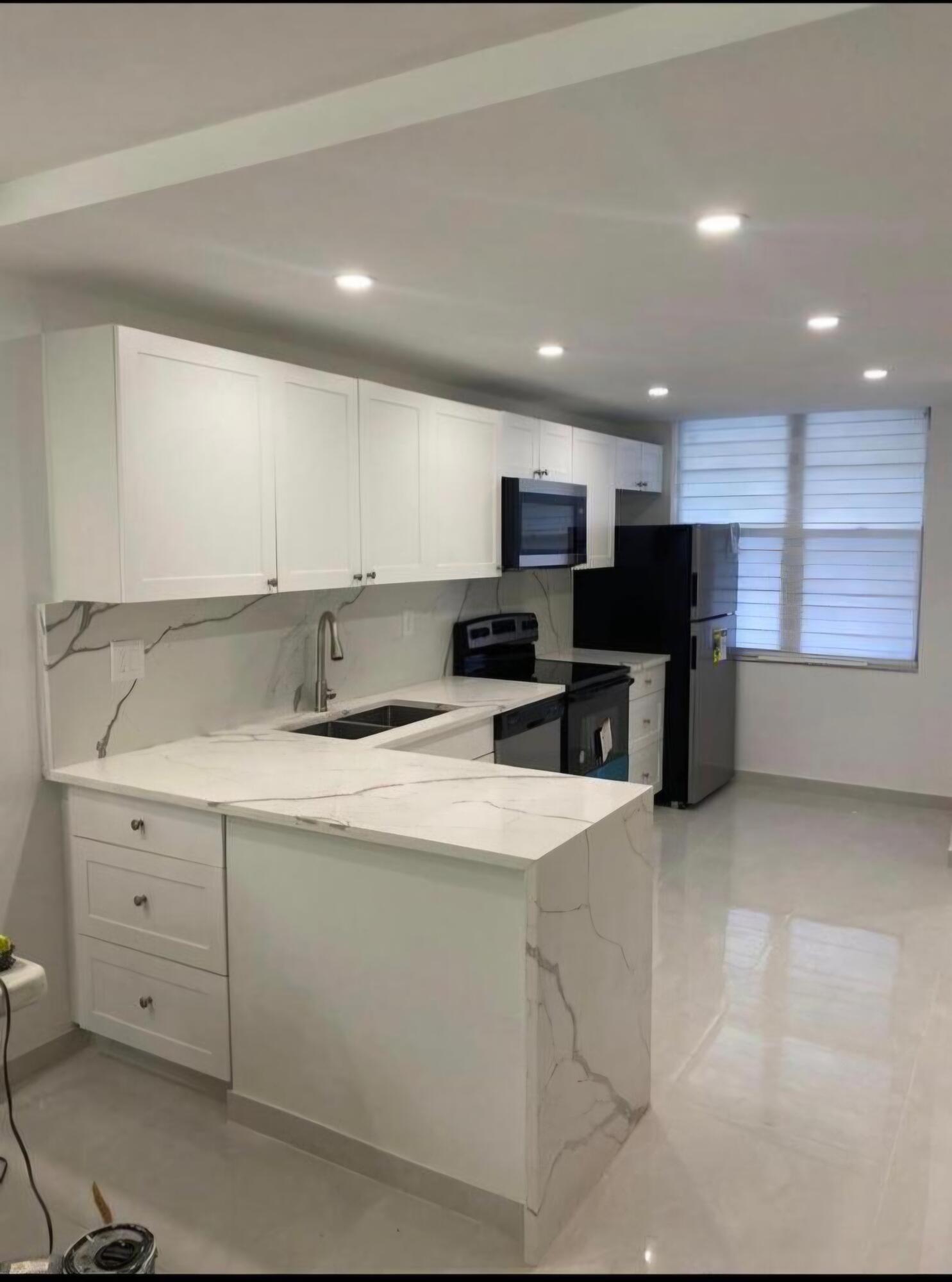 2600 NW 49TH Avenue 112, Lauderdale Lakes, FL 33313, Lauderdale Lakes - Photo 2