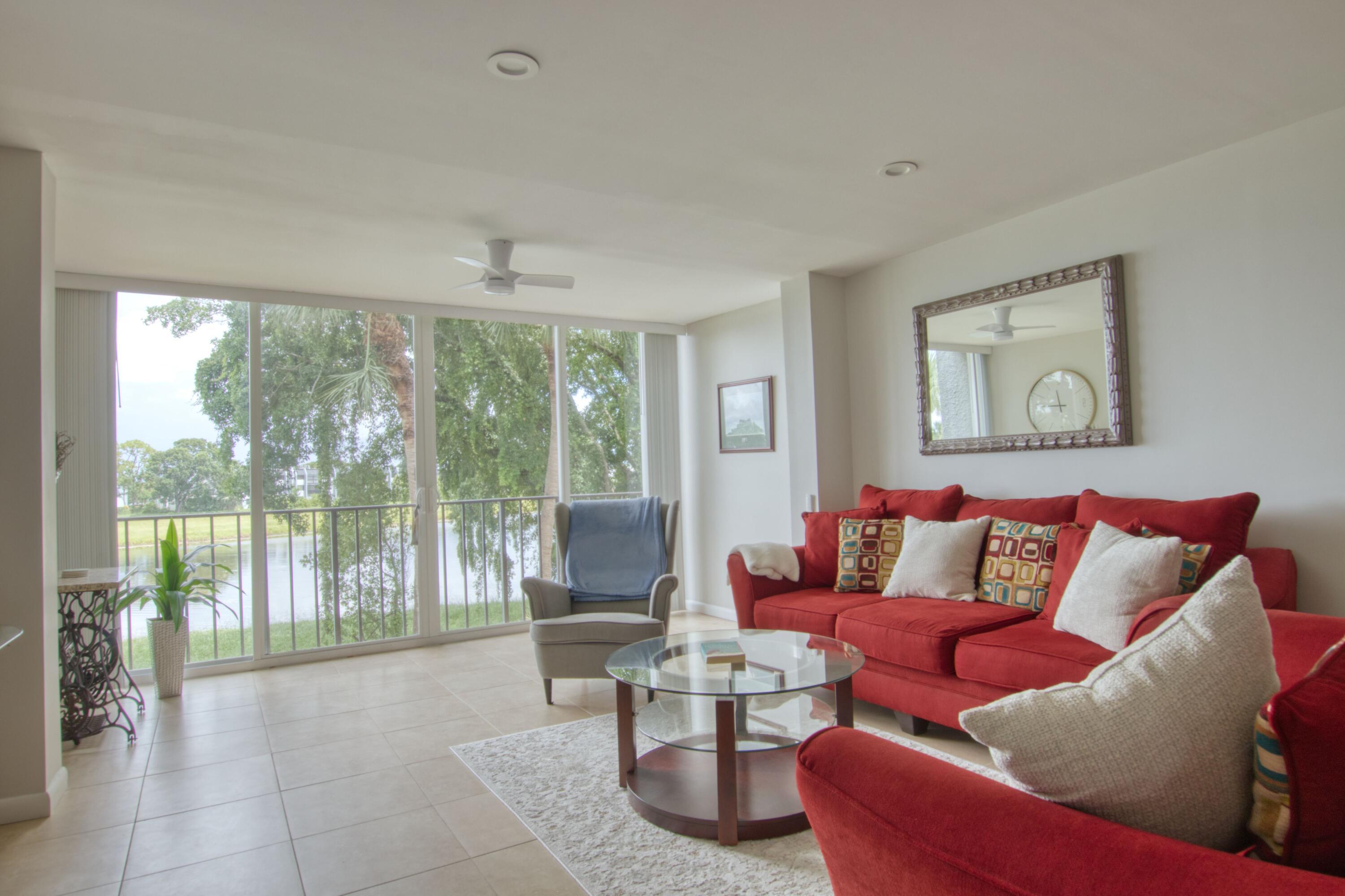 4822 ESEDRA Court 206, Lake Worth, FL 33467, Lake Worth - Photo 3