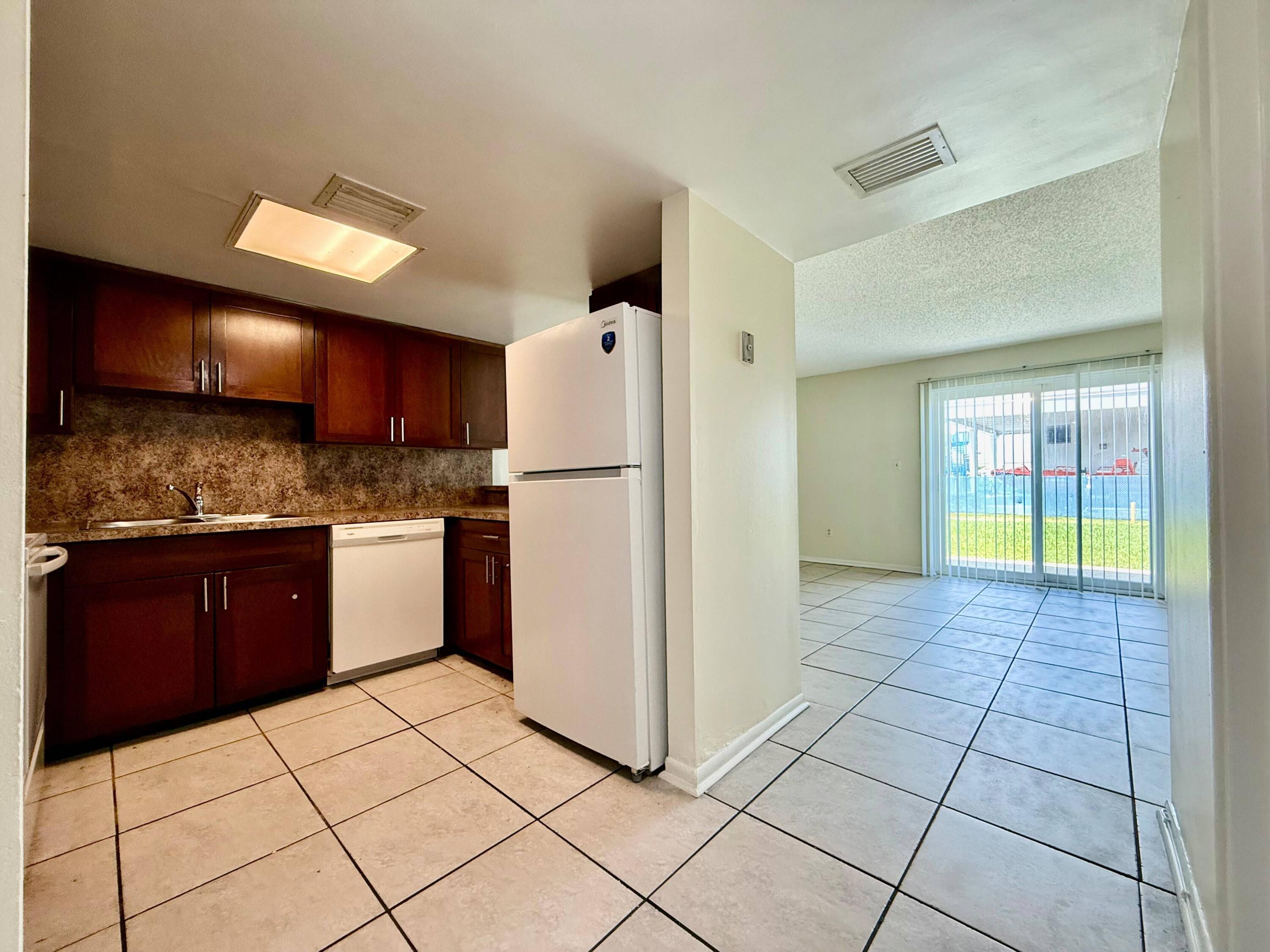 343 Gulfstream Road, Dania Beach, FL 33004, Dania Beach - Photo 2