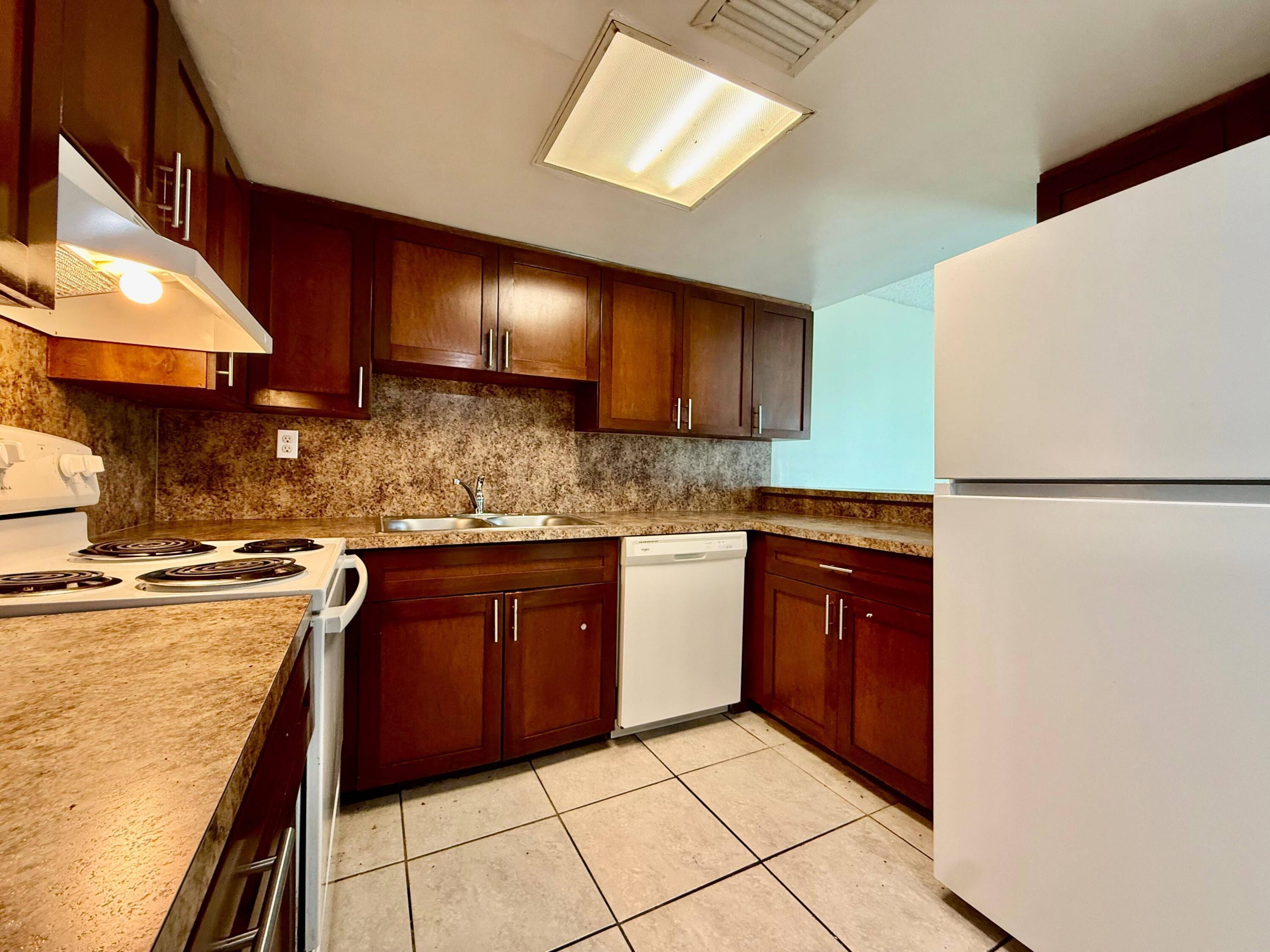 343 Gulfstream Road, Dania Beach, FL 33004, Dania Beach - Photo 3