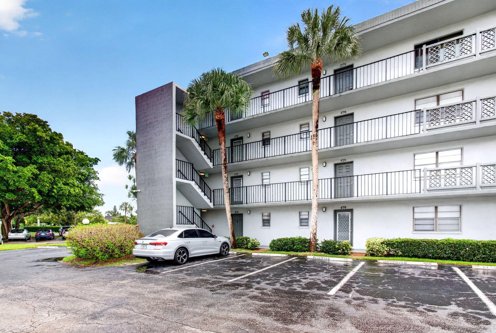9440 SW 8TH Street 401, Boca Raton, FL 33428, Boca Raton - Photo 2