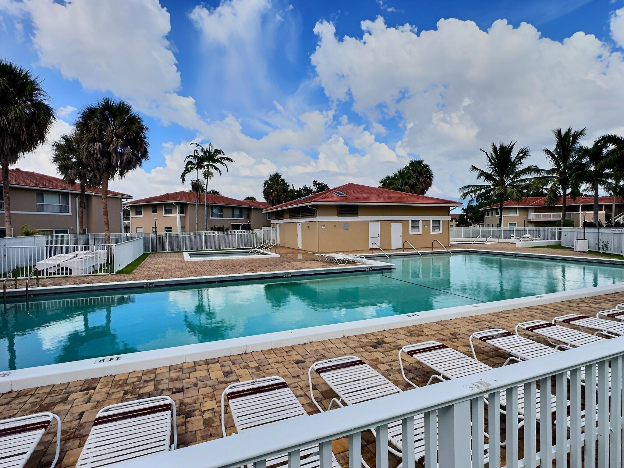 889 TWIN LAKES Drive 1-J, Coral Springs, FL 33071, Coral Springs - Photo 4