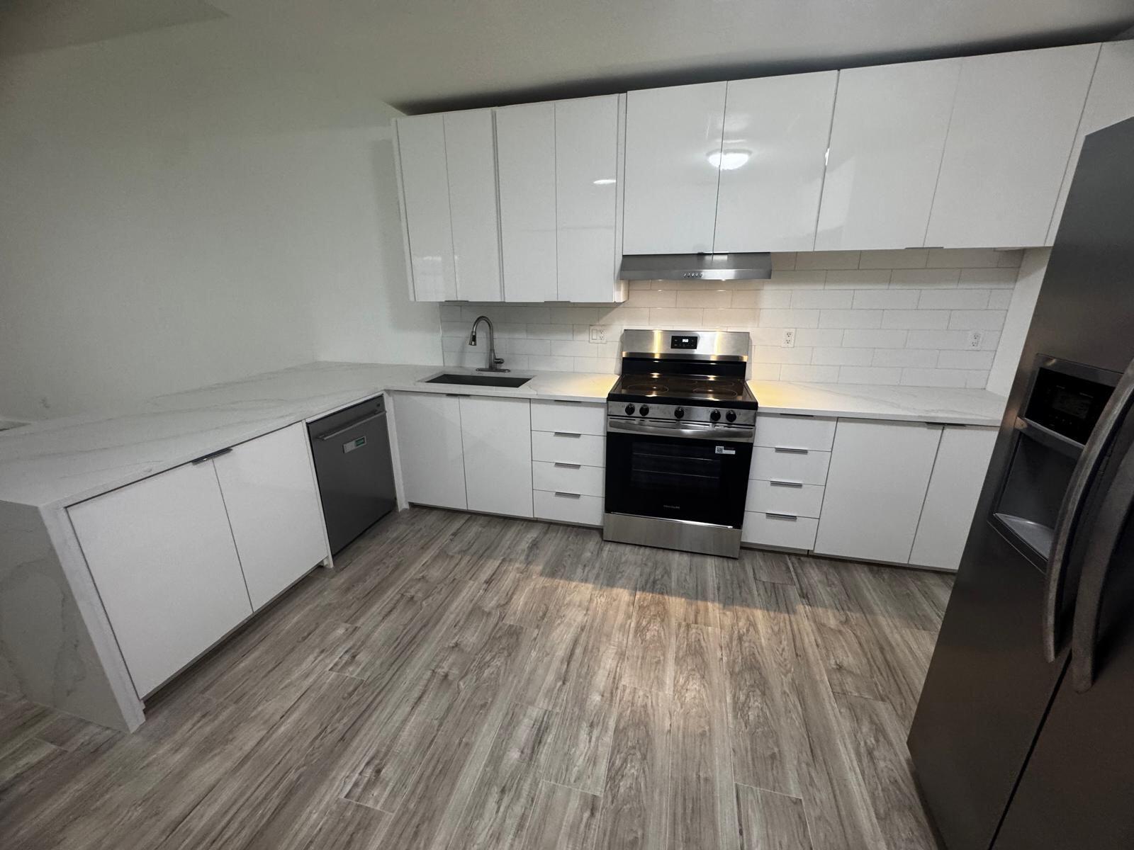 15466 Crystal Lake Drive, North Fort Myers, FL 33917, North Fort Myers - Photo 3