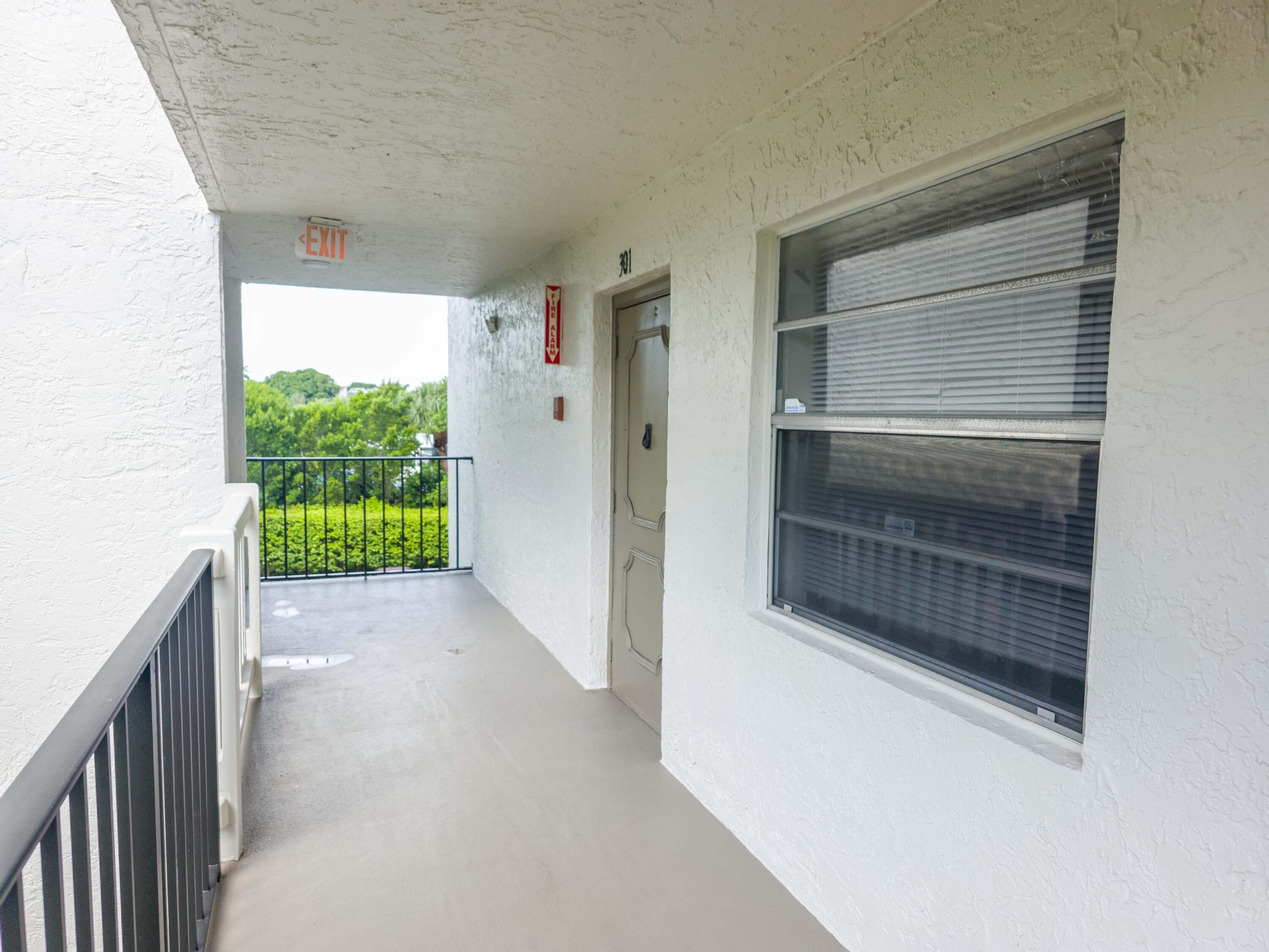 24 Abbey Lane 301, Delray Beach, FL 33446, Delray Beach - Photo 2