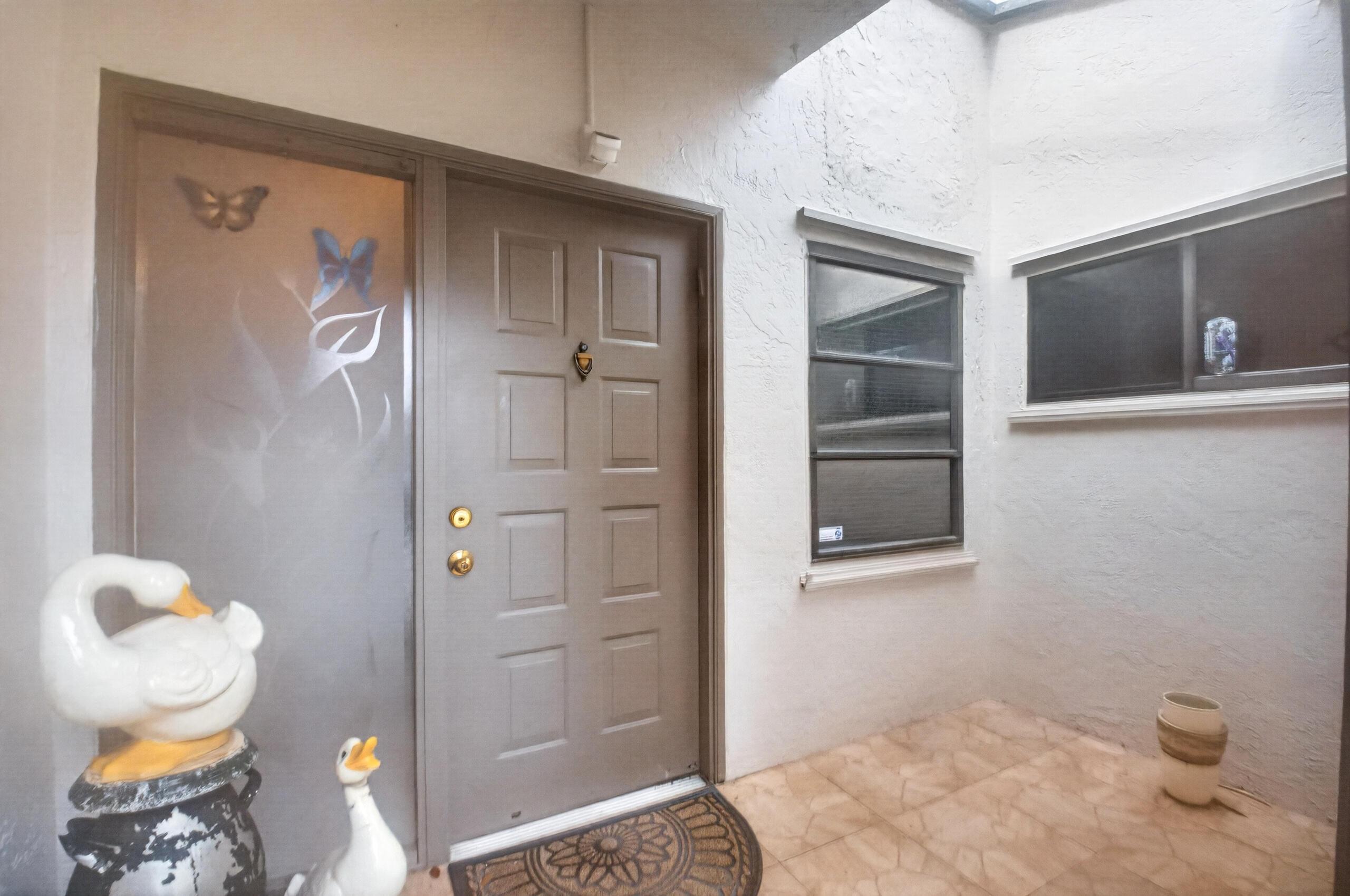 8179 Whispering Palm Drive, Boca Raton, FL 33496, Boca Raton - Photo 3