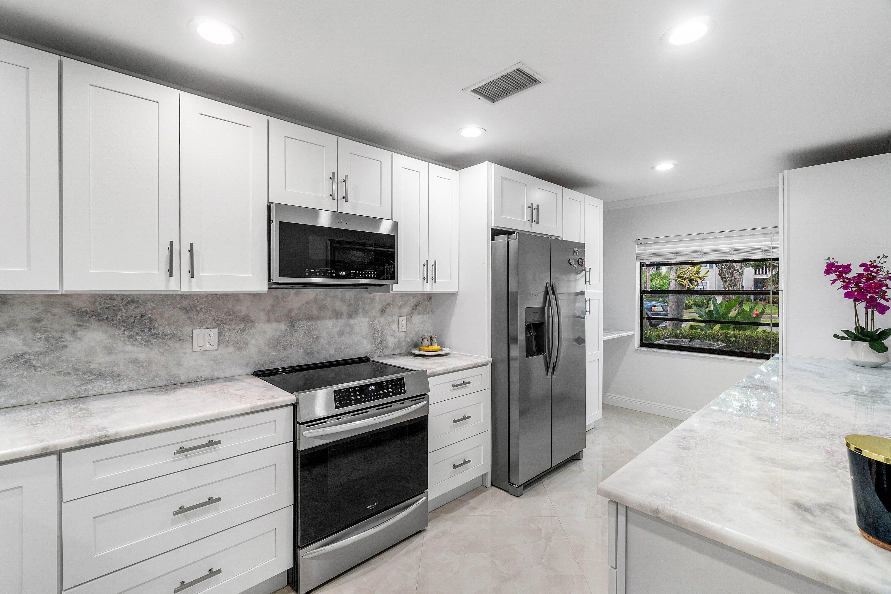 34 STRATFORD Lane W C, Boynton Beach, FL 33436, Boynton Beach - Photo 4