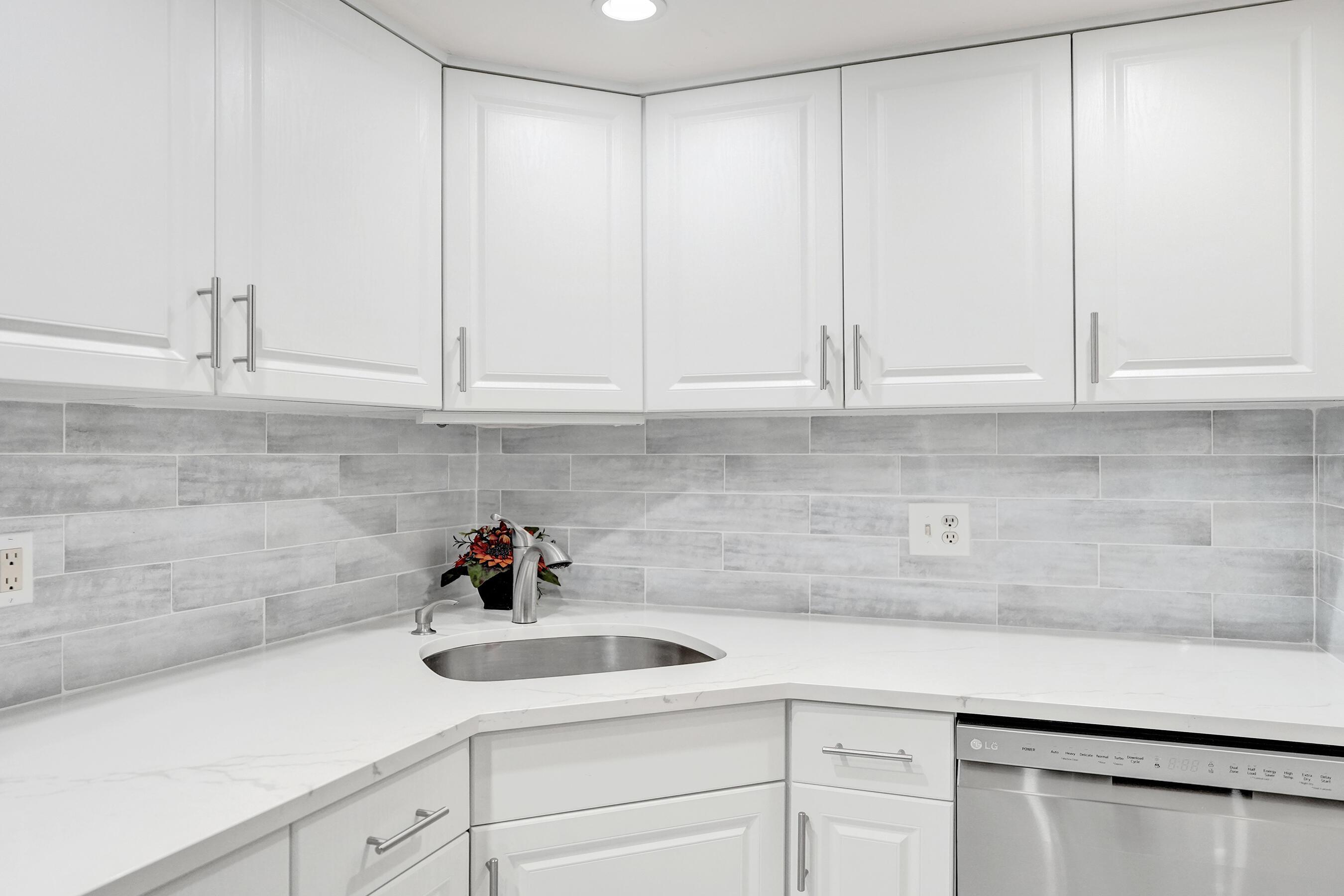 5951 WELLESLEY PARK Drive 405, Boca Raton, FL 33433, Boca Raton - Photo 3