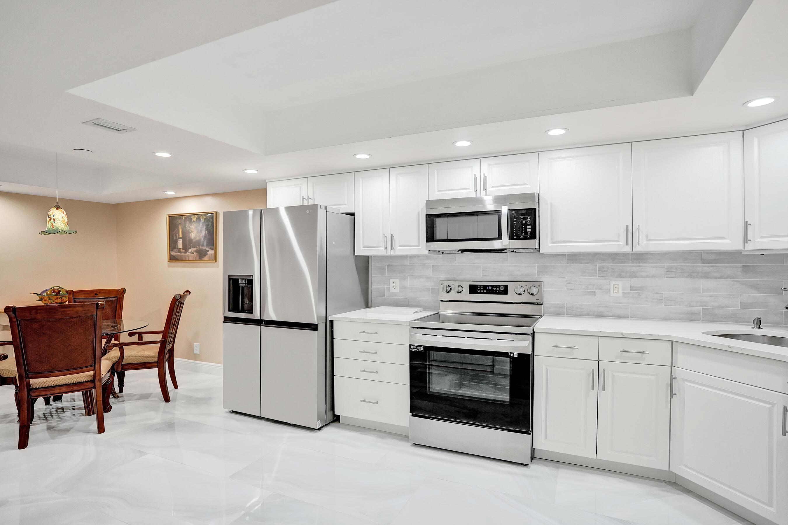 5951 WELLESLEY PARK Drive 405, Boca Raton, FL 33433, Boca Raton - Photo 4