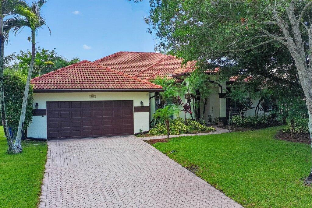 913 SW LIGHTHOUSE Drive, Palm City, FL 34990, Palm City - Photo 2