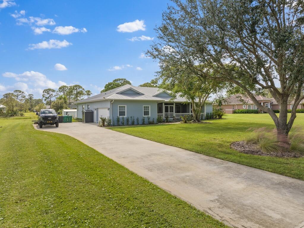 10611 Pine Needle Drive, Fort Pierce, FL 34945, Fort Pierce - Photo 2