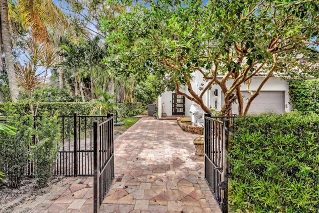 1970 CANTERBURY Circle 1970, Wellington, FL 33414, Wellington