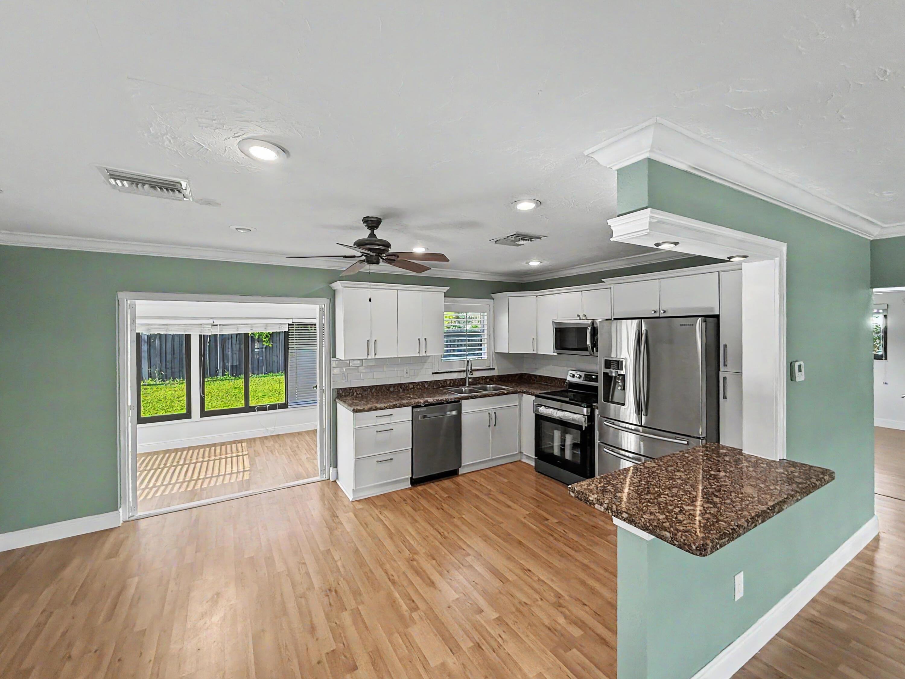 150 SE 5TH Court, Pompano Beach, FL 33060, Pompano Beach - Photo 4