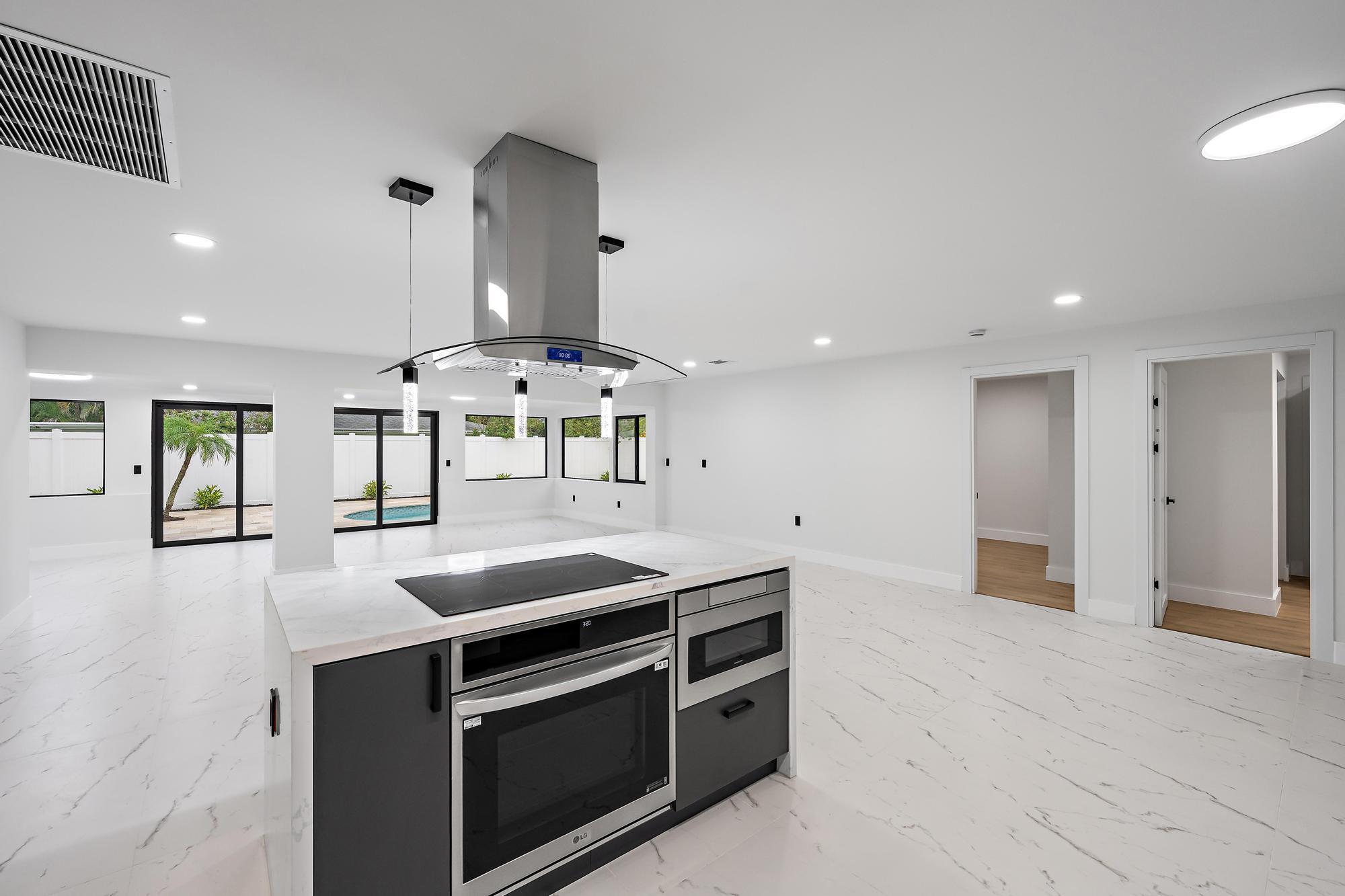 360 Saturn Avenue, Tequesta, FL 33469, Tequesta - Photo 4