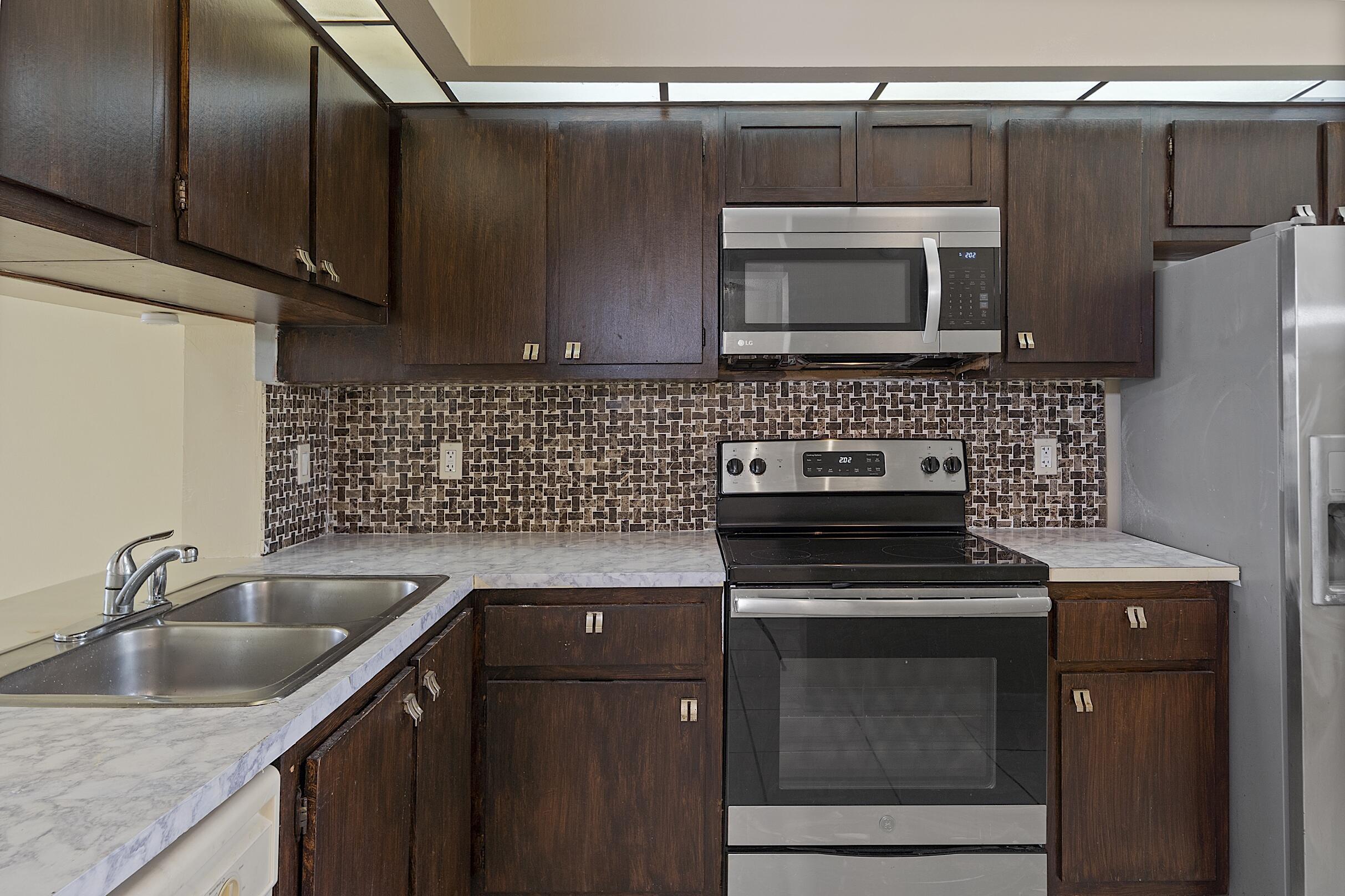112 LAKE EMERALD Drive 209, Oakland Park, FL 33309, Oakland Park - Photo 5