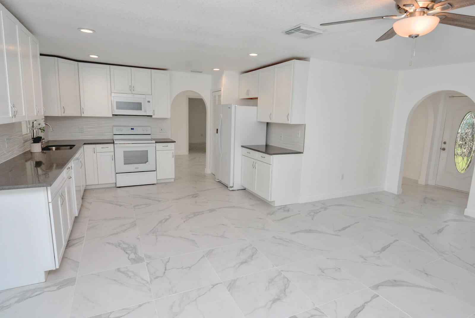 943 SE Browning Avenue, Port St. Lucie, FL 34983, Port St. Lucie - Photo 5