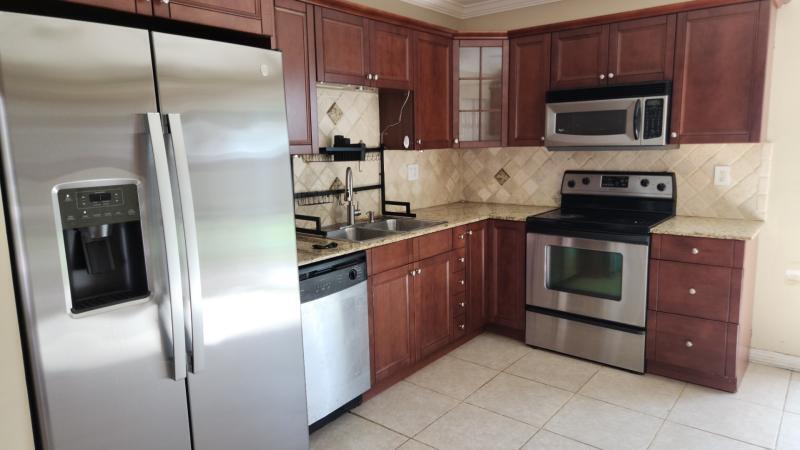 5811 NE 6TH Avenue, Oakland Park, FL 33334, Oakland Park - Photo 2