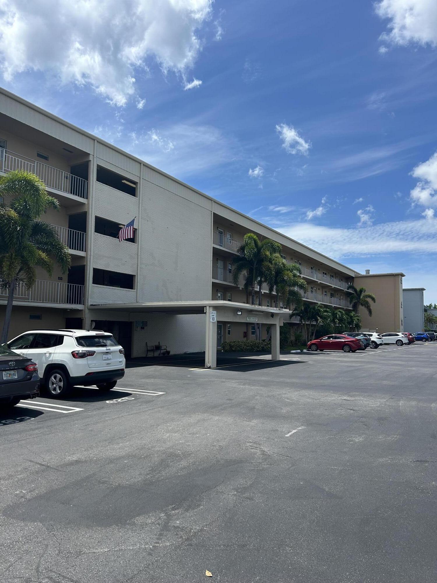 2600 NE 1st Lane Apt 205, Boynton Beach, FL 33435, Boynton Beach - Photo 2