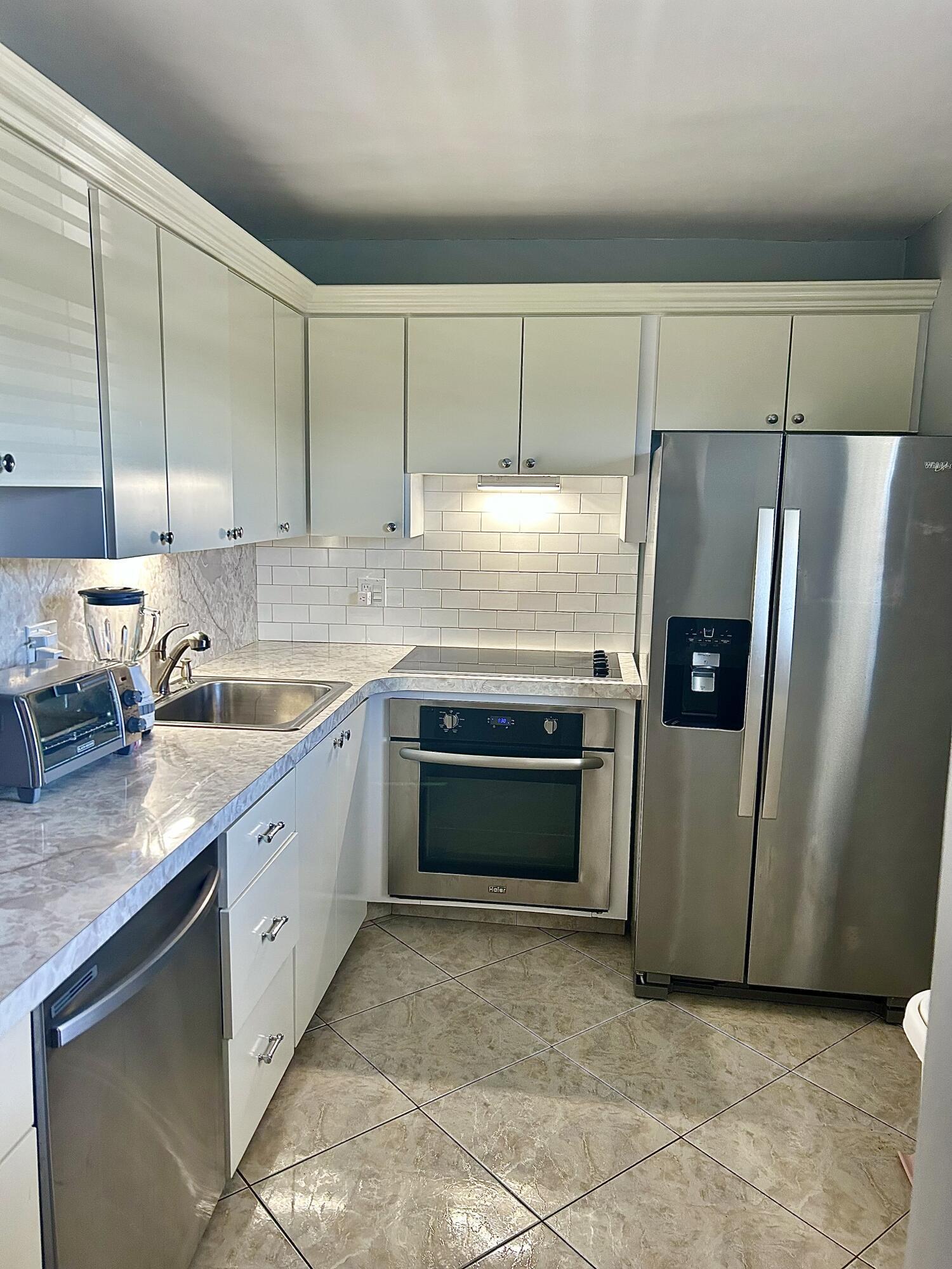 2600 NE 1st Lane Apt 205, Boynton Beach, FL 33435, Boynton Beach - Photo 4