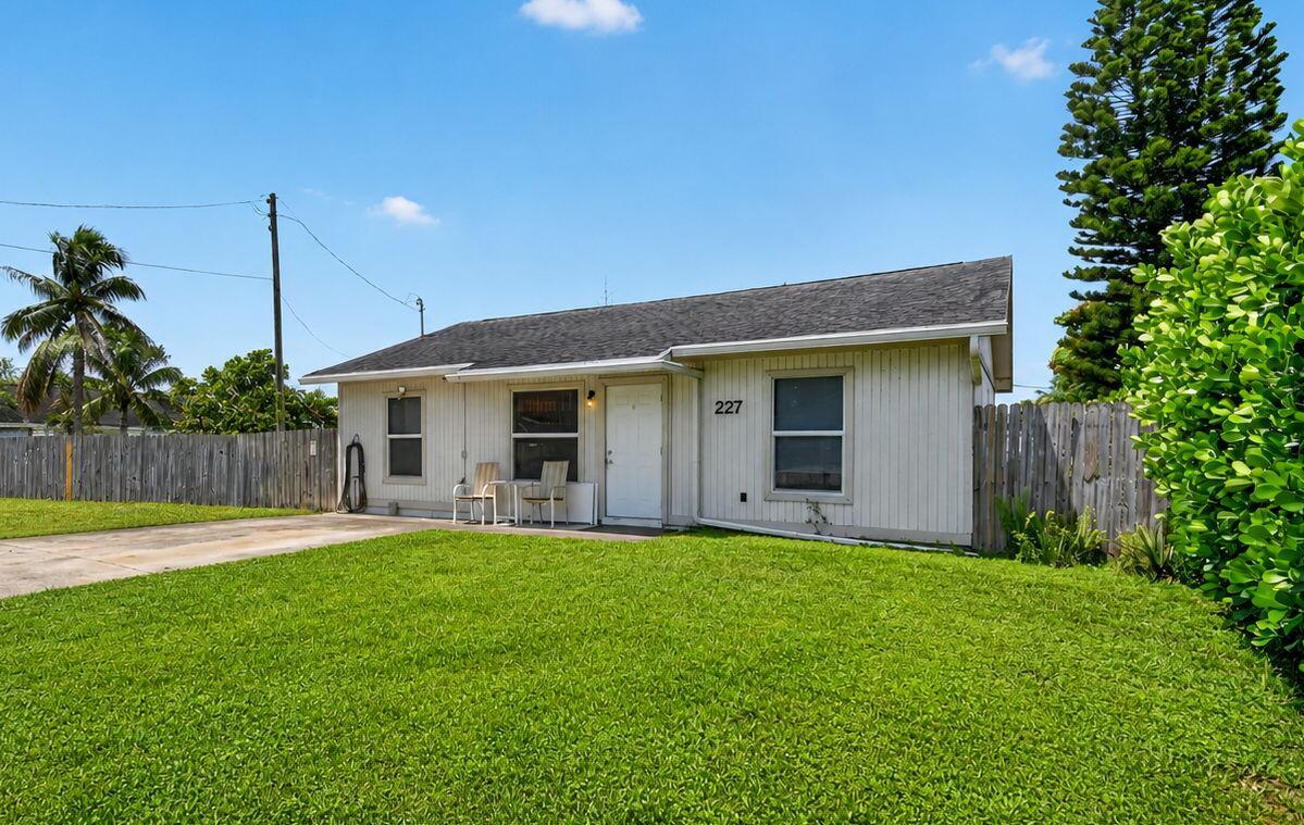207/227 Ethelyn Drive, West Palm Beach, FL 33415, West Palm Beach