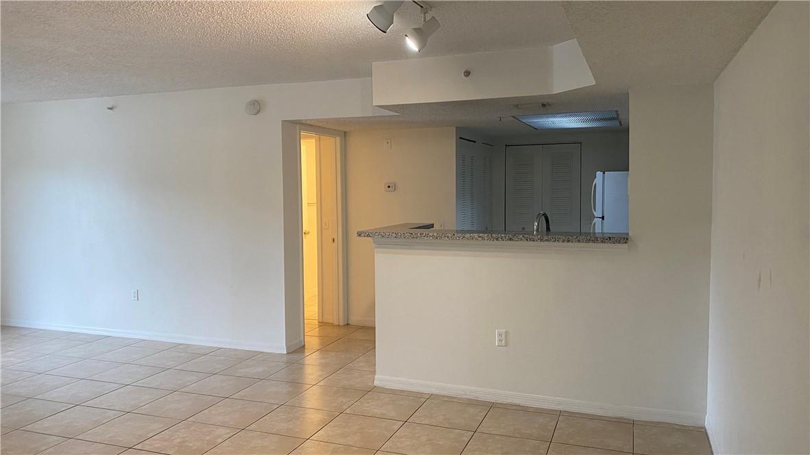 5045 Wiles Road 205, Coconut Creek, FL 33073, Coconut Creek - Photo 4