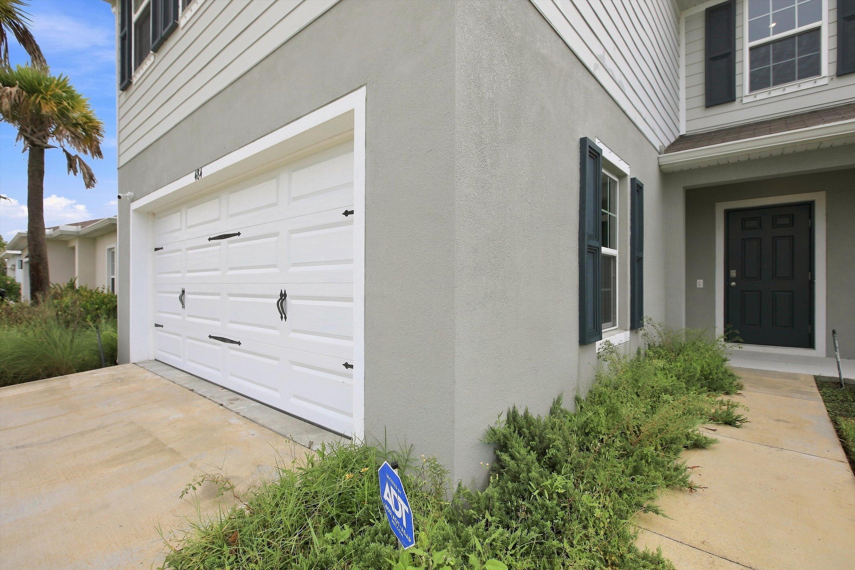 484 CHERIMOYA Street, Fort Pierce, FL 34981, Fort Pierce - Photo 2