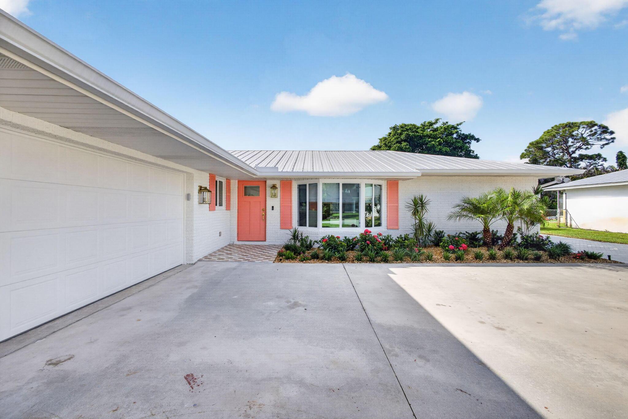 8816 SE ALABAMA Place, Hobe Sound, FL 33455, Hobe Sound - Photo 3