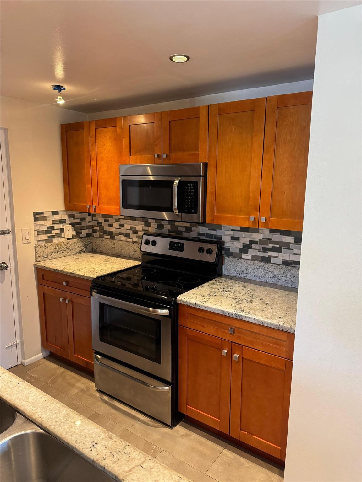 1407 NE 56th Street 201, Fort Lauderdale, FL 33334, Fort Lauderdale - Photo 4