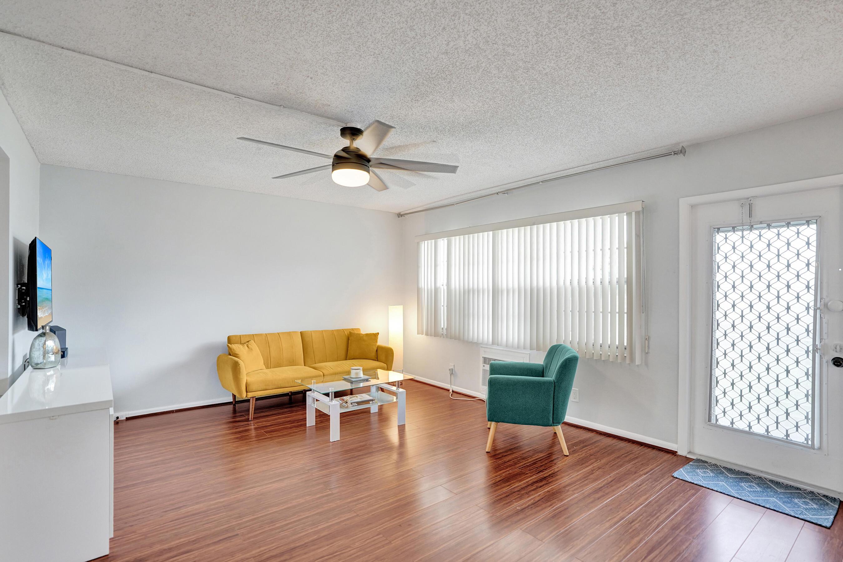 566 Fanshaw N, Boca Raton, FL 33434, Boca Raton - Photo 5