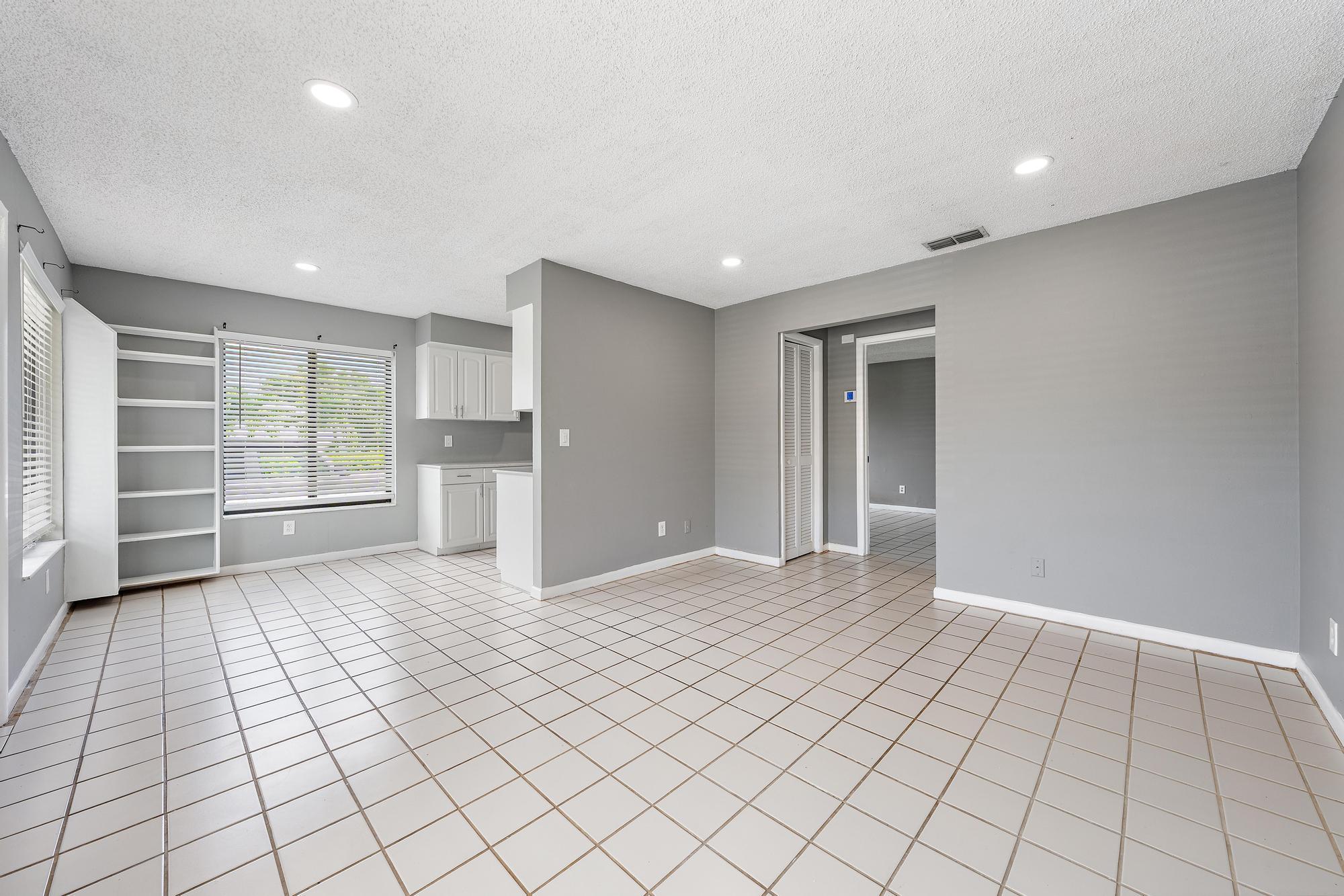 1924 Service Road, North Palm Beach, FL 33408, North Palm Beach - Photo 5