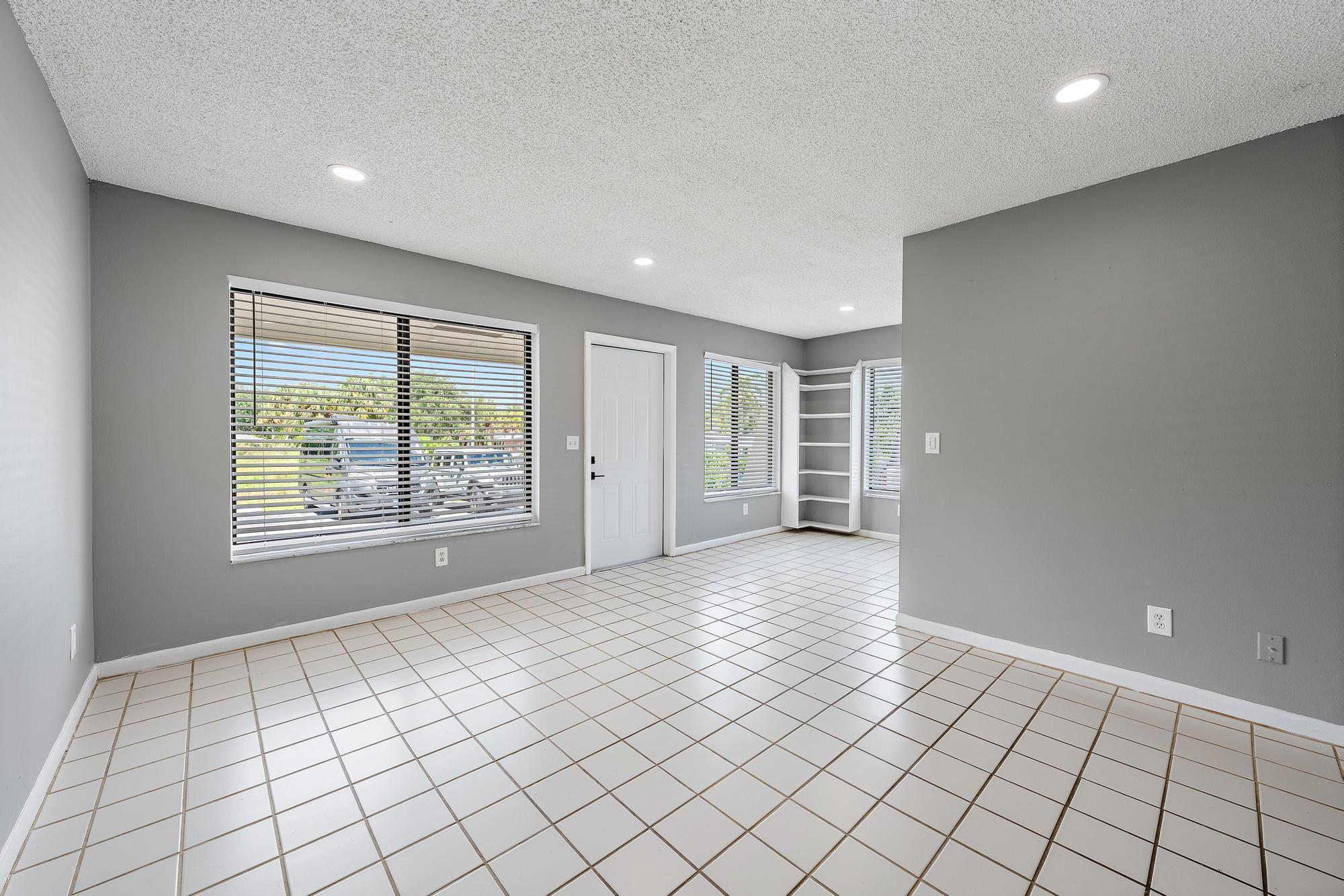 1924 Service Road, North Palm Beach, FL 33408, North Palm Beach - Photo 3
