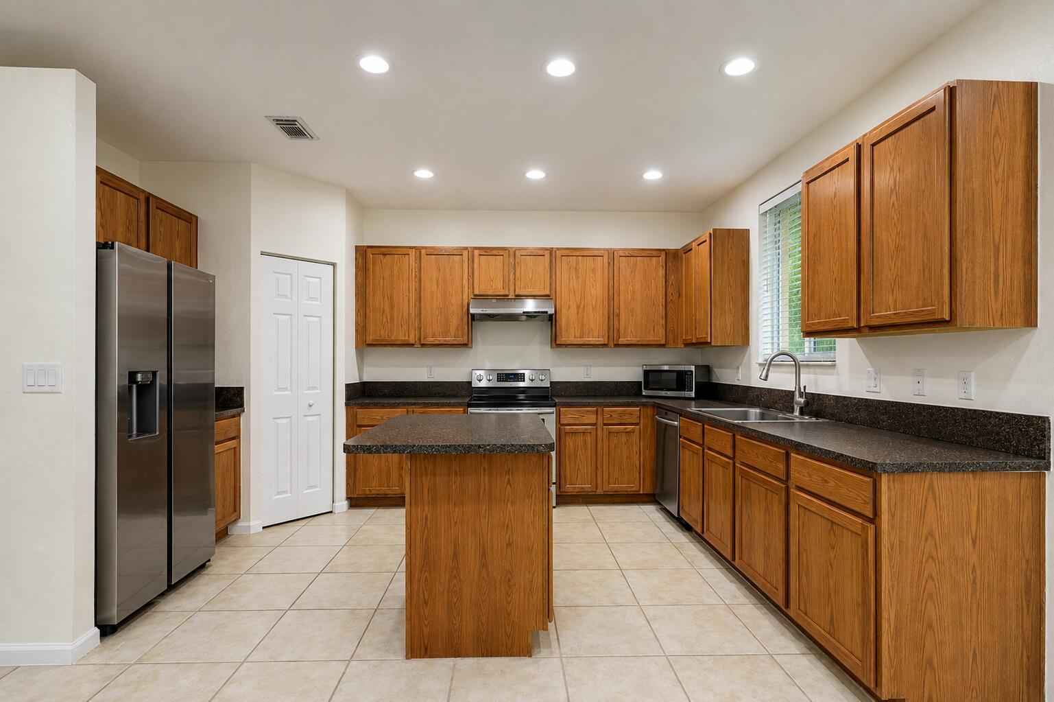 2789 S Evergreen Circle, Boynton Beach, FL 33426, Boynton Beach - Photo 2