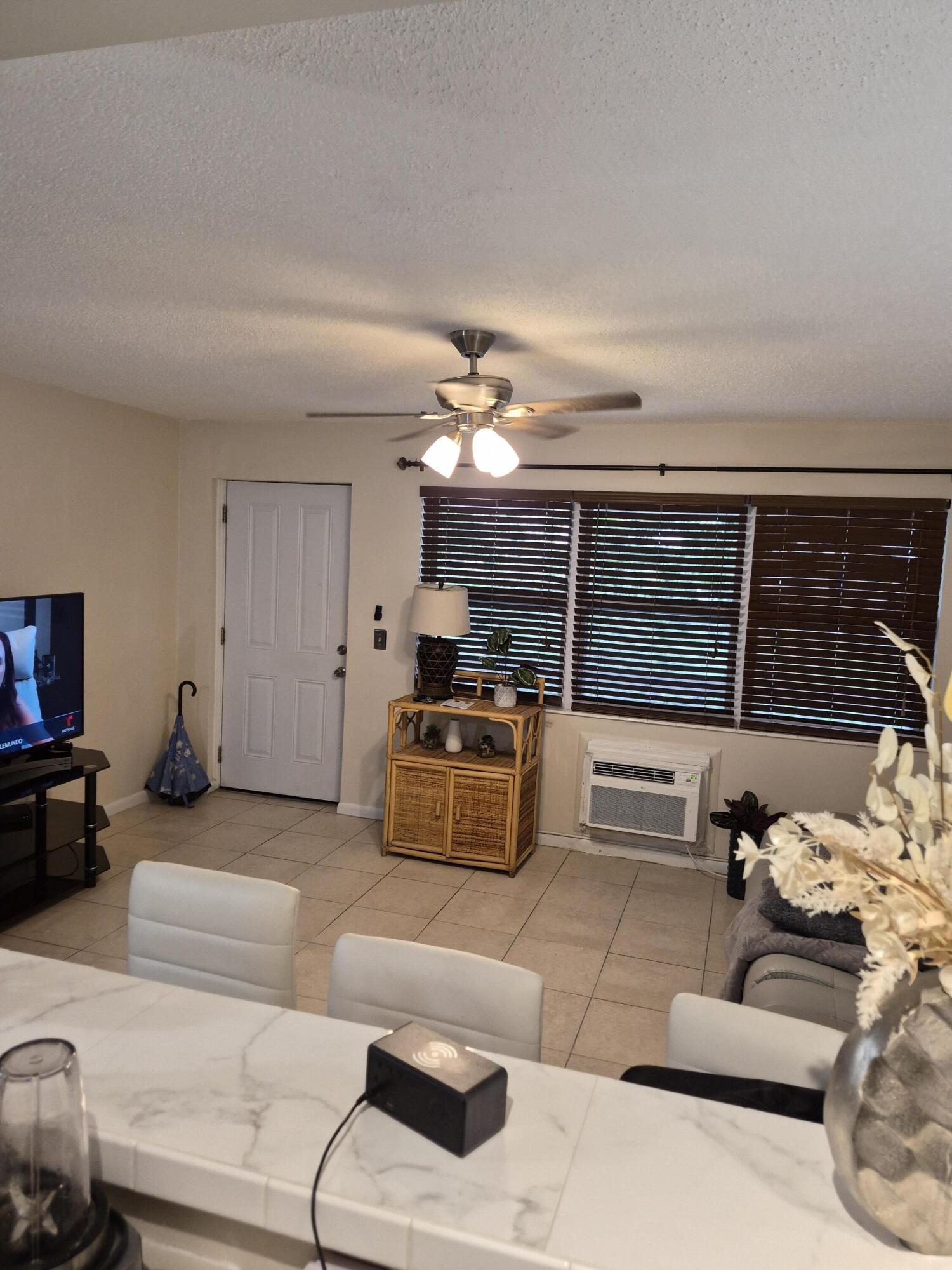 214 Cambridge I, West Palm Beach, FL 33417, West Palm Beach - Photo 3