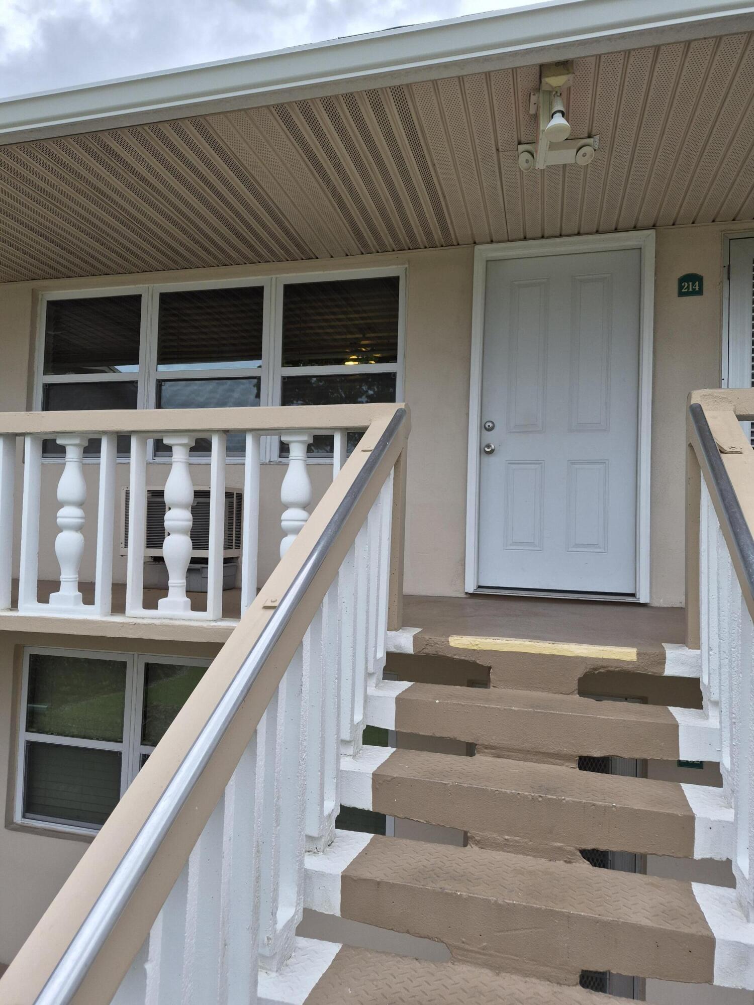 214 Cambridge I, West Palm Beach, FL 33417, West Palm Beach - Photo 2