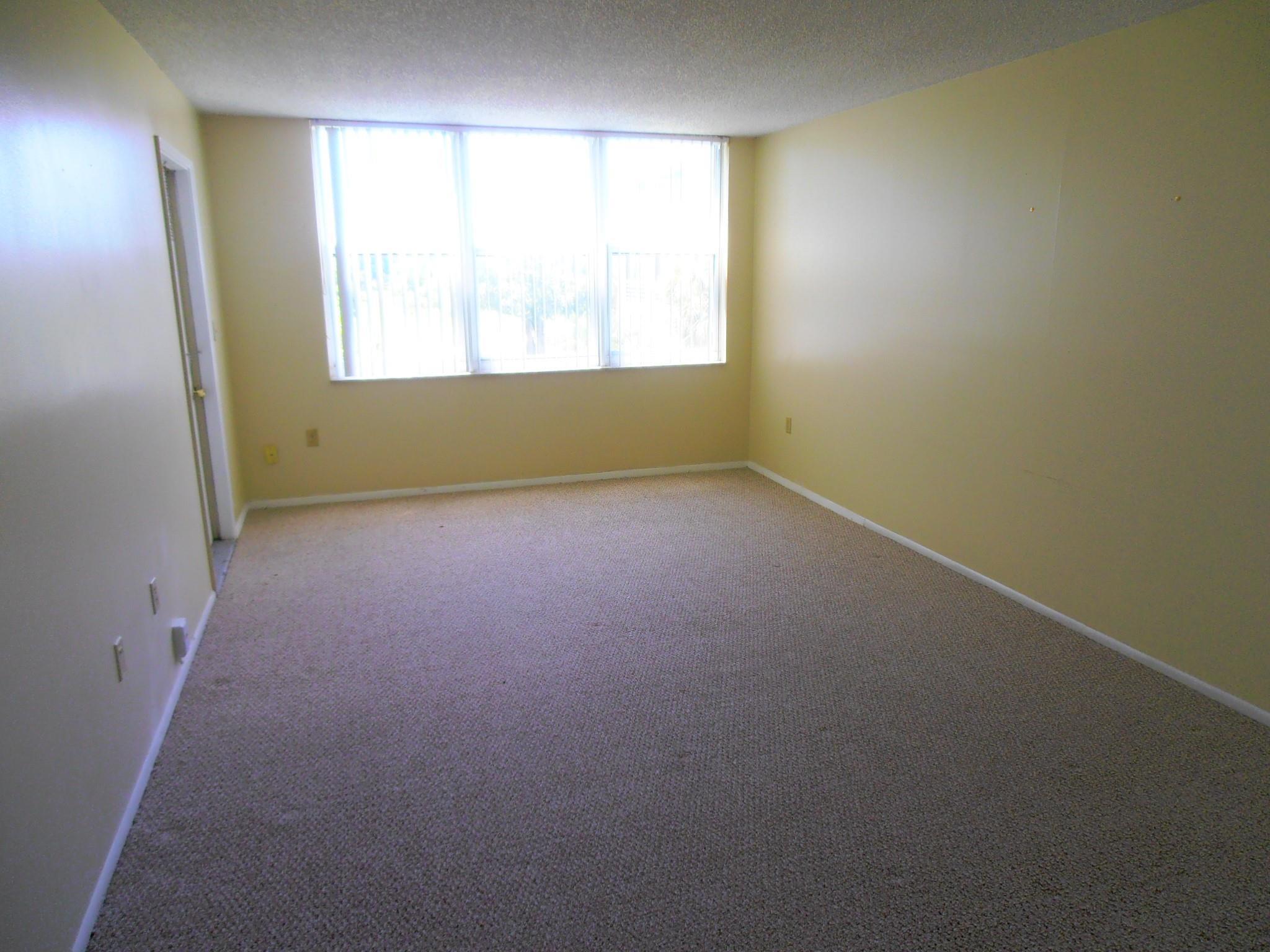 9451 EVERGREEN Place 306, Davie, FL 33324, Davie - Photo 3