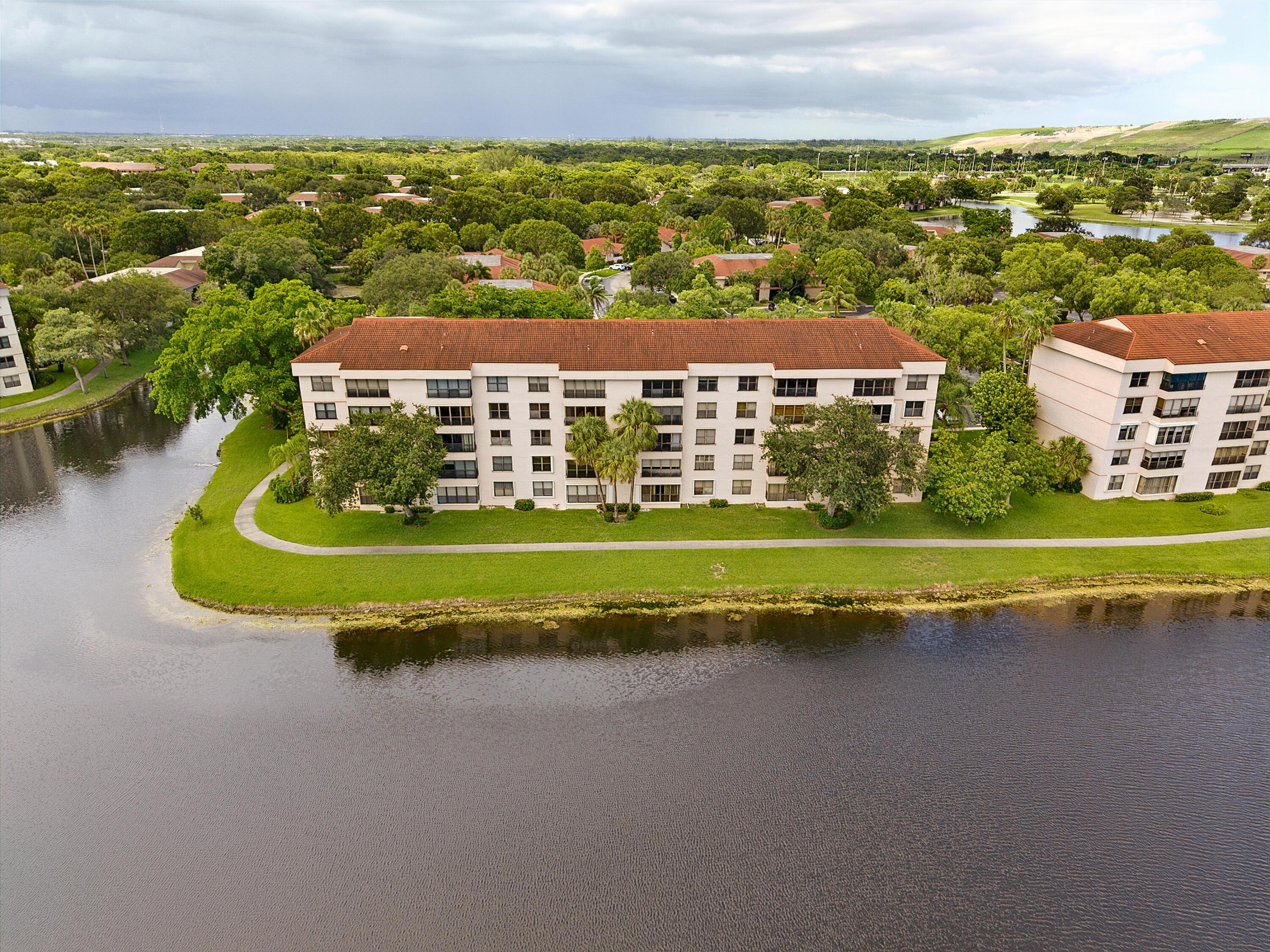 2768 Carambola Circle S 506, Coconut Creek, FL 33066, Coconut Creek - Photo 3