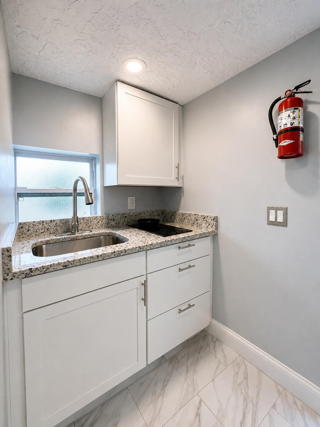 173 W 16TH Street, Riviera Beach, FL 33404, Riviera Beach - Photo 4