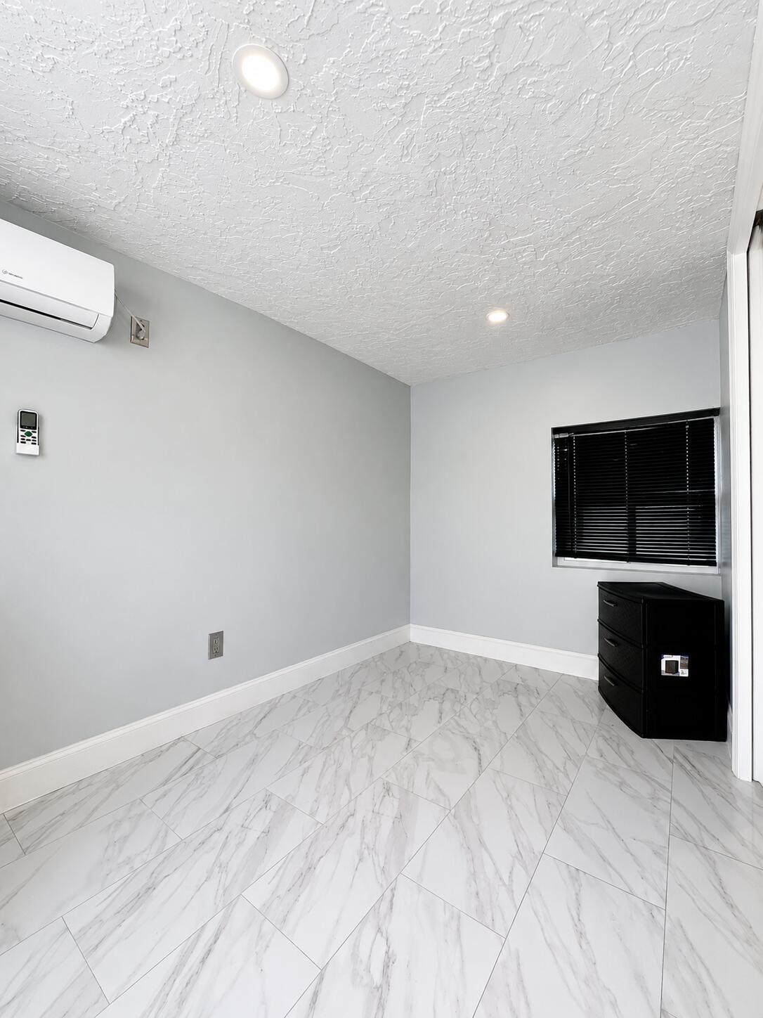 173 W 16TH Street, Riviera Beach, FL 33404, Riviera Beach - Photo 5