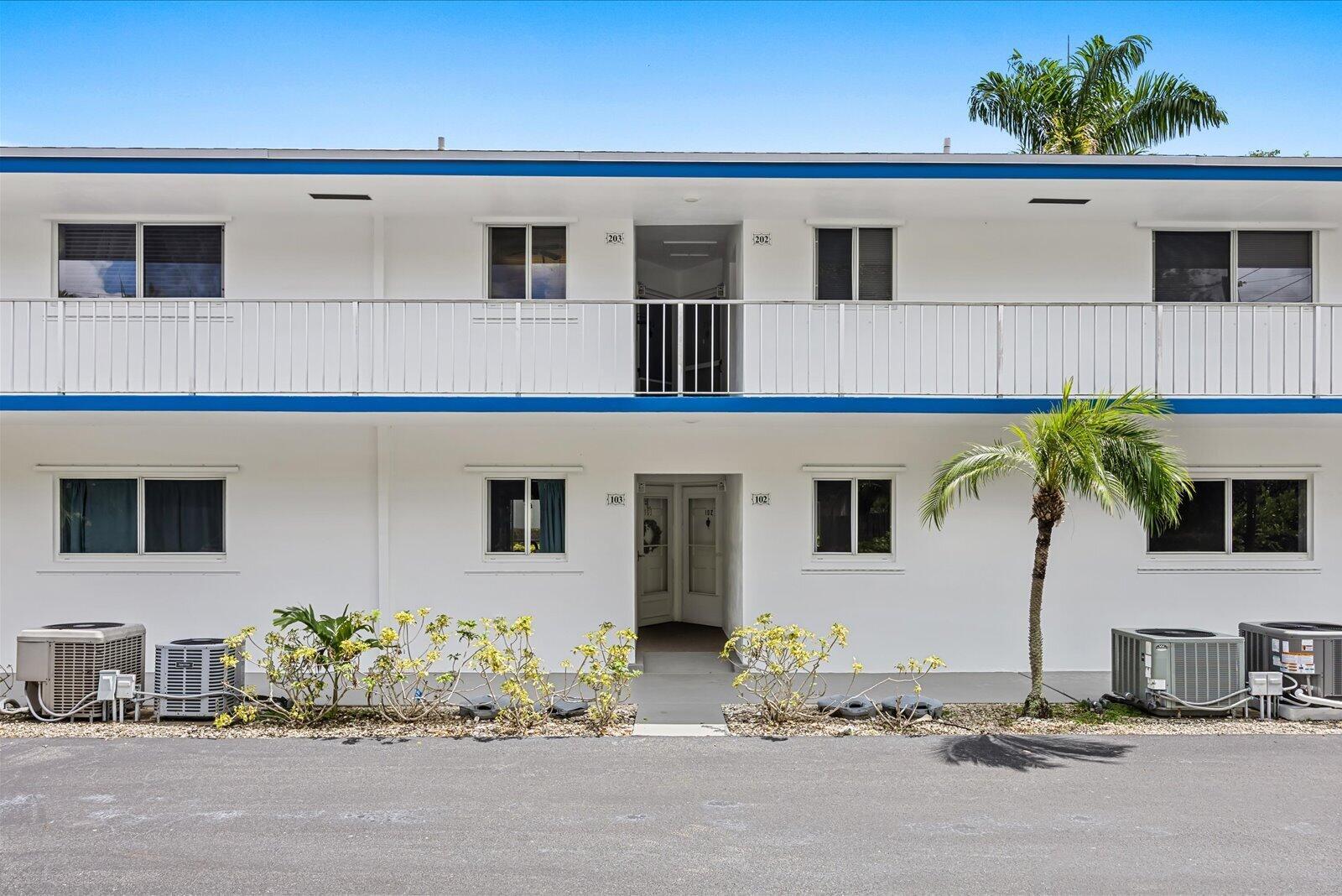 2 GARDEN Street 203M, Tequesta, FL 33469, Tequesta