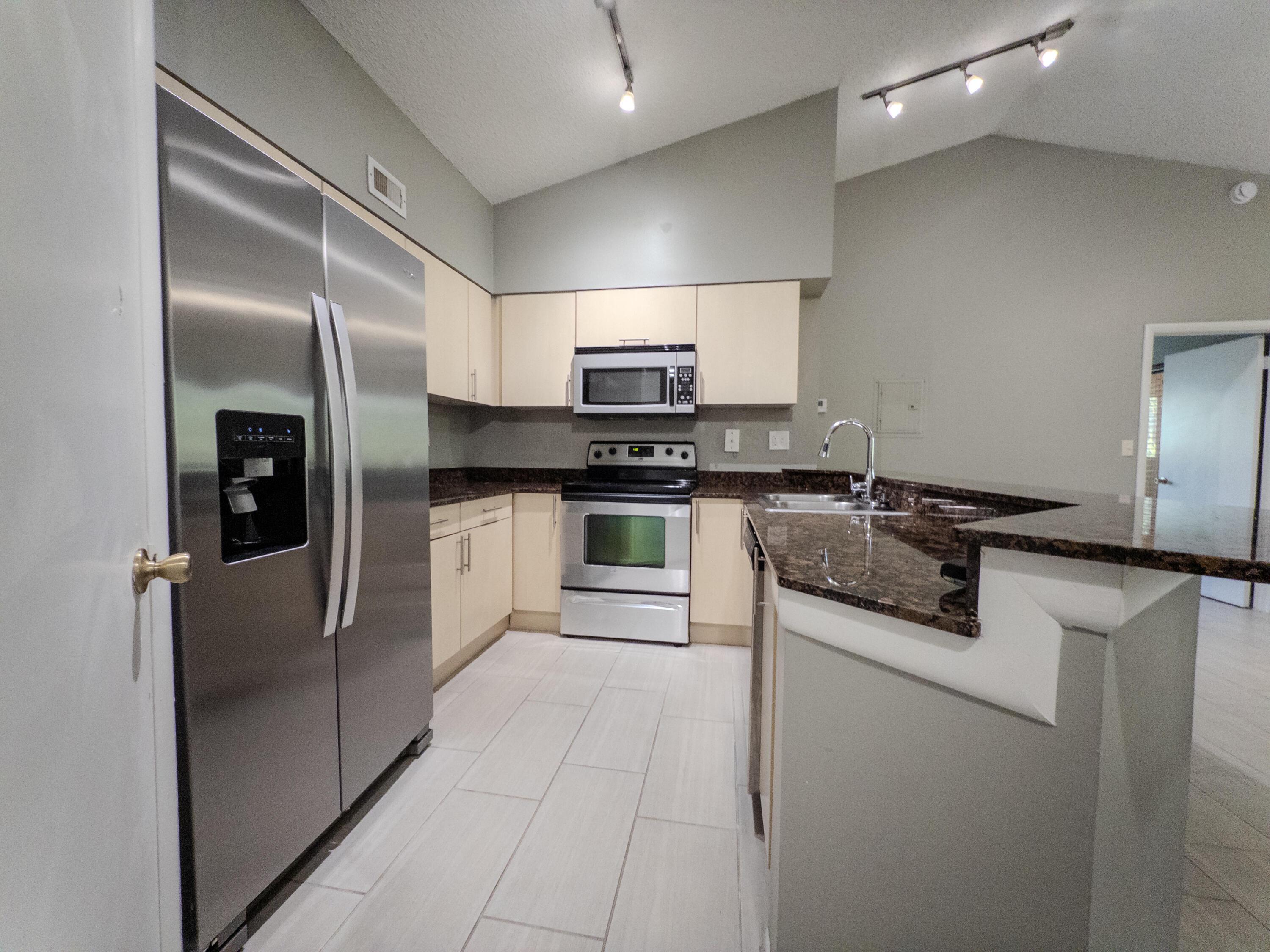 2550 SW 18TH Terrace 1606, Fort Lauderdale, FL 33315, Fort Lauderdale - Photo 3