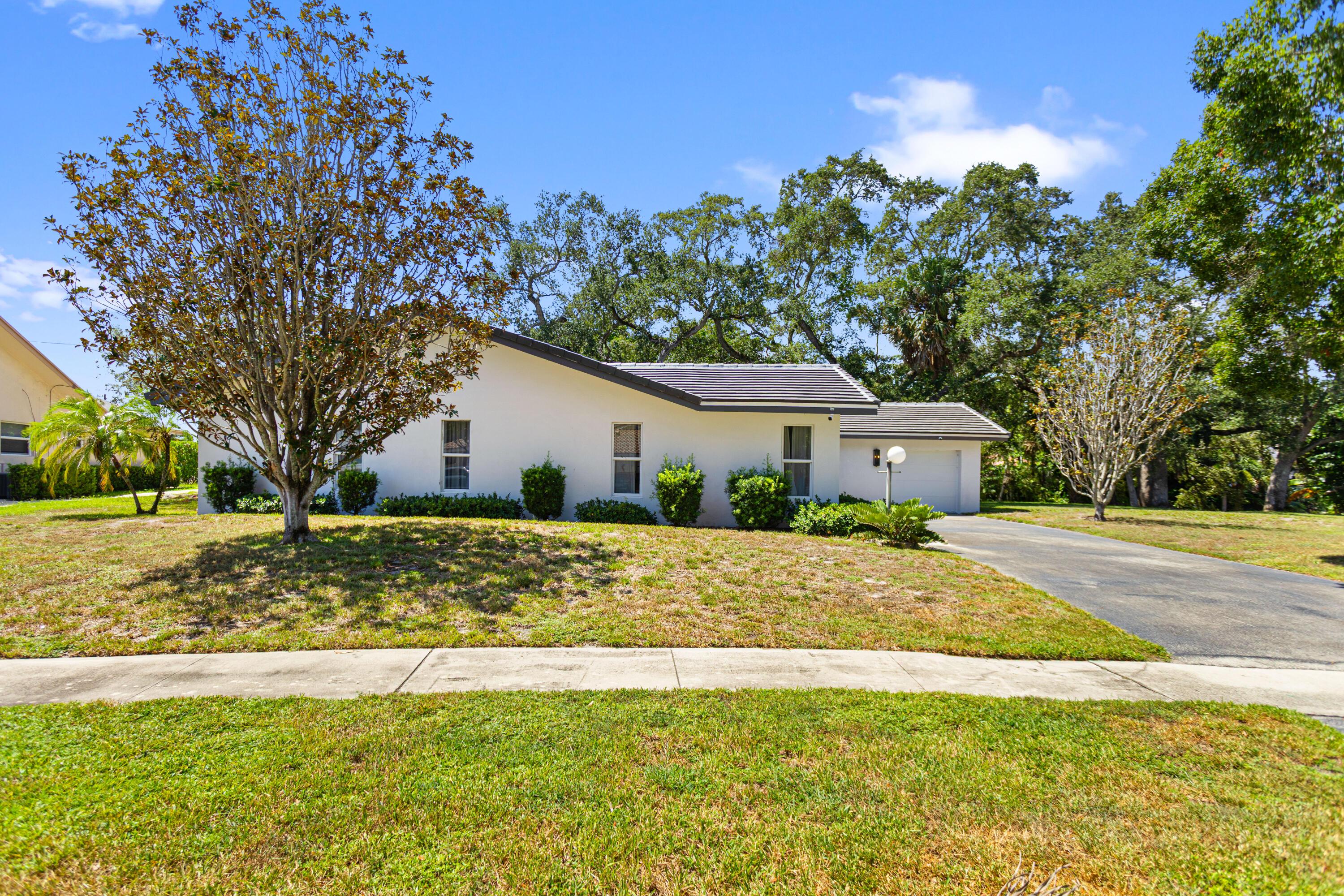 1050 SW 1ST Street, Boca Raton, FL 33486, Boca Raton