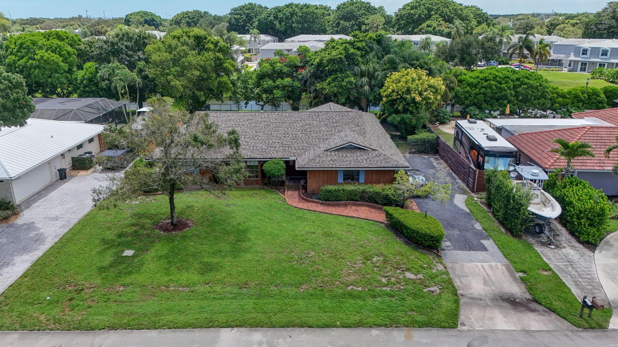 4126 Hickory Drive, Palm Beach Gardens, FL 33418, Palm Beach Gardens - Photo 3