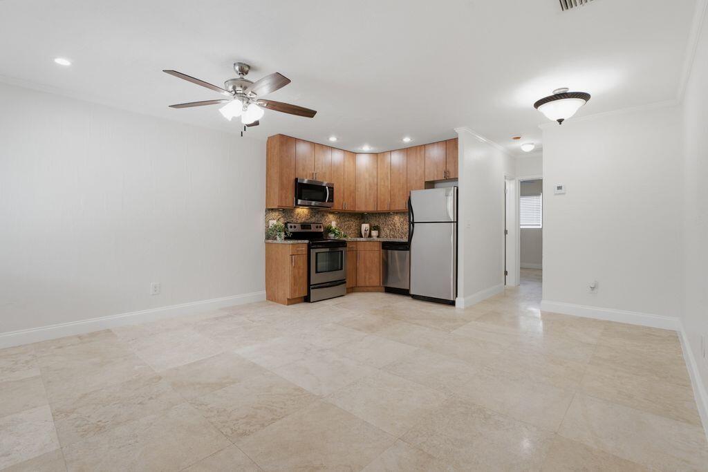 1872 NE 46TH Street D10, Fort Lauderdale, FL 33308, Fort Lauderdale - Photo 4